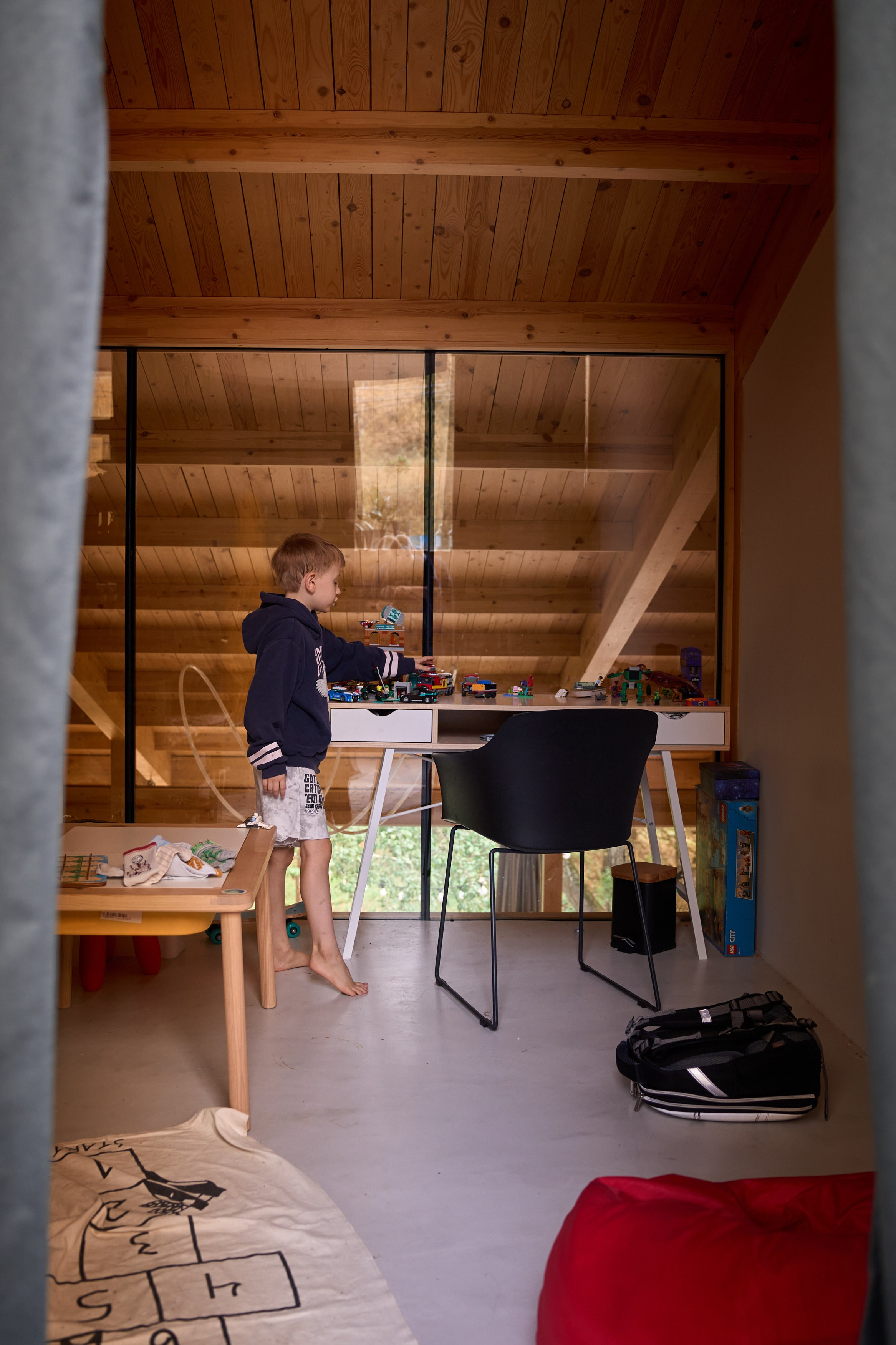 Четверо детей в доме. Фотограф Женя Пашкина