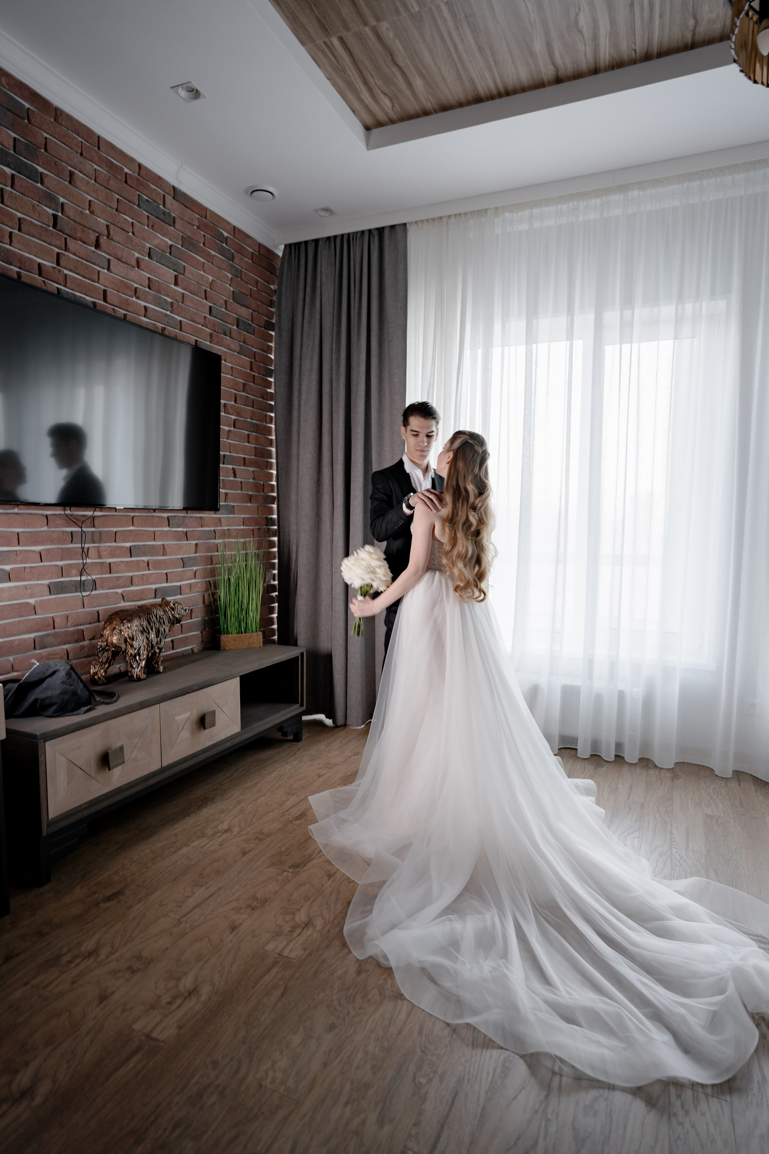 СВАДЕБНАЯ СЬЕМКА СБОРОВ В ОТЕЛЕ И ВЫЕЗД НА ЦЕРЕМОНИЮ (СНЯТО В СИБИРЕ В НИЖНЕВАРТОВСКЕ). Профессиональный фотограф, Санкт-Петербург — Виктория Богомолова