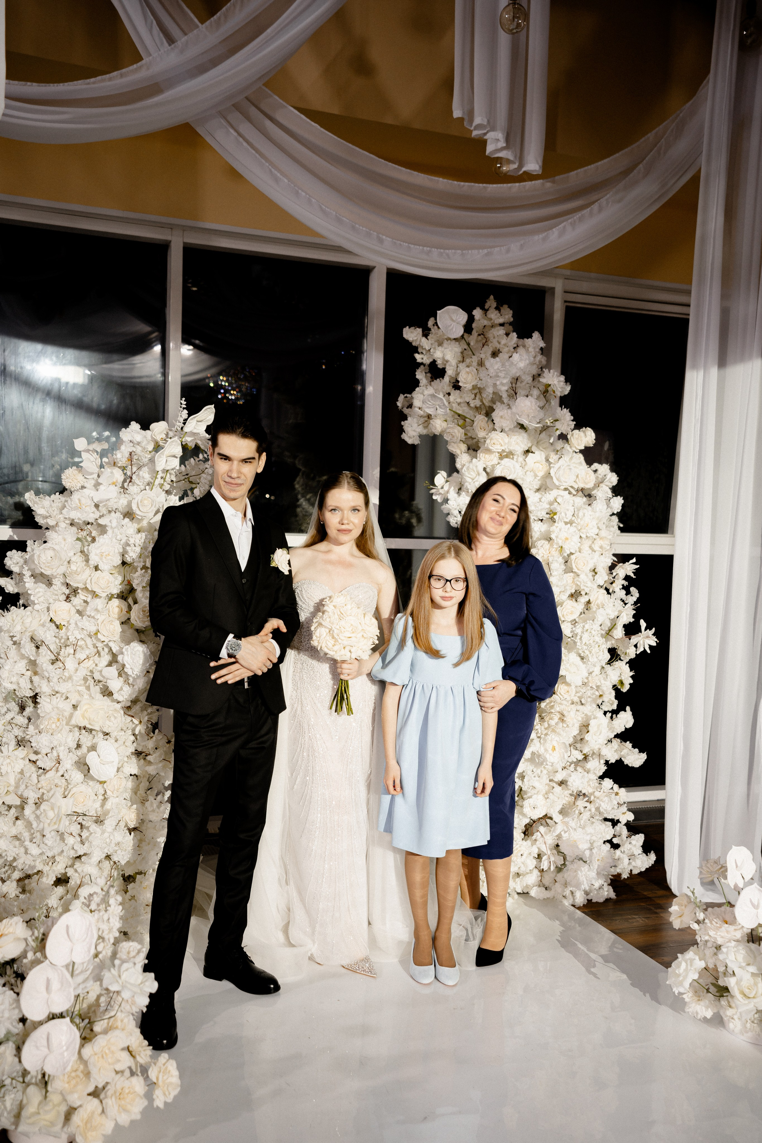 СВАДЕБНАЯ СЬЕМКА СБОРОВ В ОТЕЛЕ И ВЫЕЗД НА ЦЕРЕМОНИЮ (СНЯТО В СИБИРЕ В НИЖНЕВАРТОВСКЕ). Профессиональный фотограф, Санкт-Петербург — Виктория Богомолова