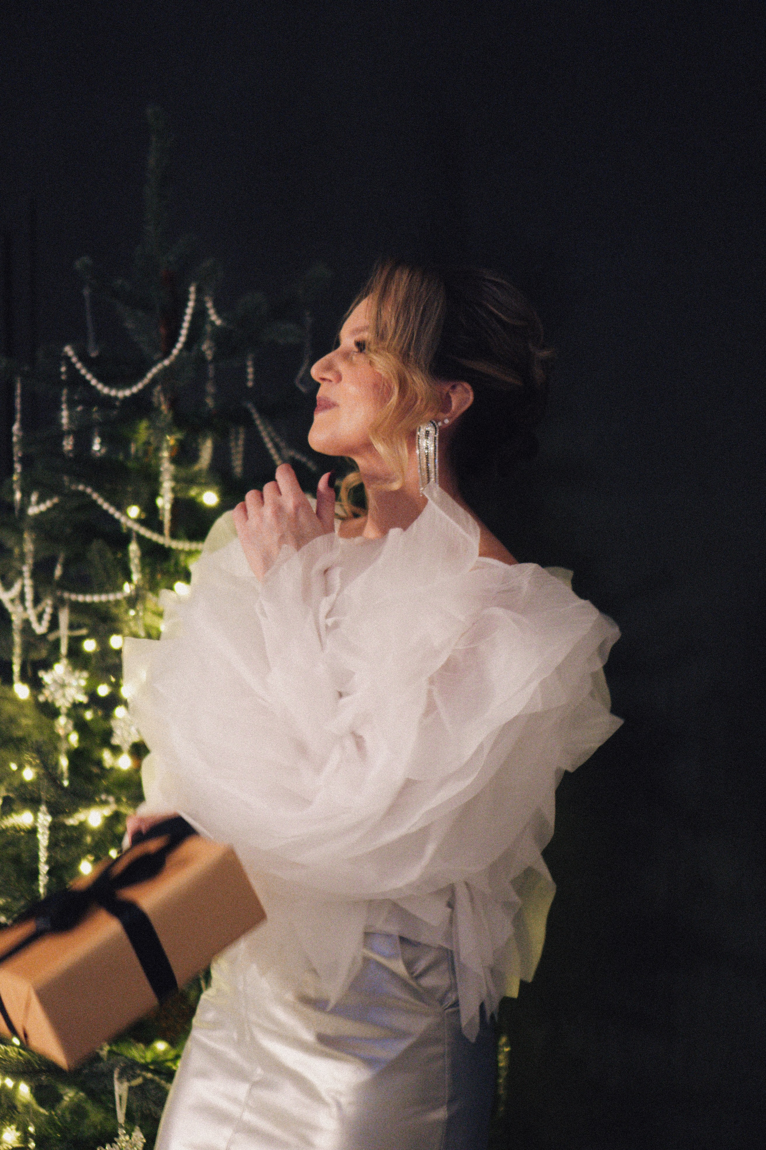 НОВОГОДНЯЯ ФОТОСЕСИИЯ В СТУДИИ ДЛЯ ДЕВУШКИ И ПРОГУЛКА ПО ЧЕРНЫШЕВСКОЙ. Профессиональный фотограф, Санкт-Петербург — Виктория Богомолова