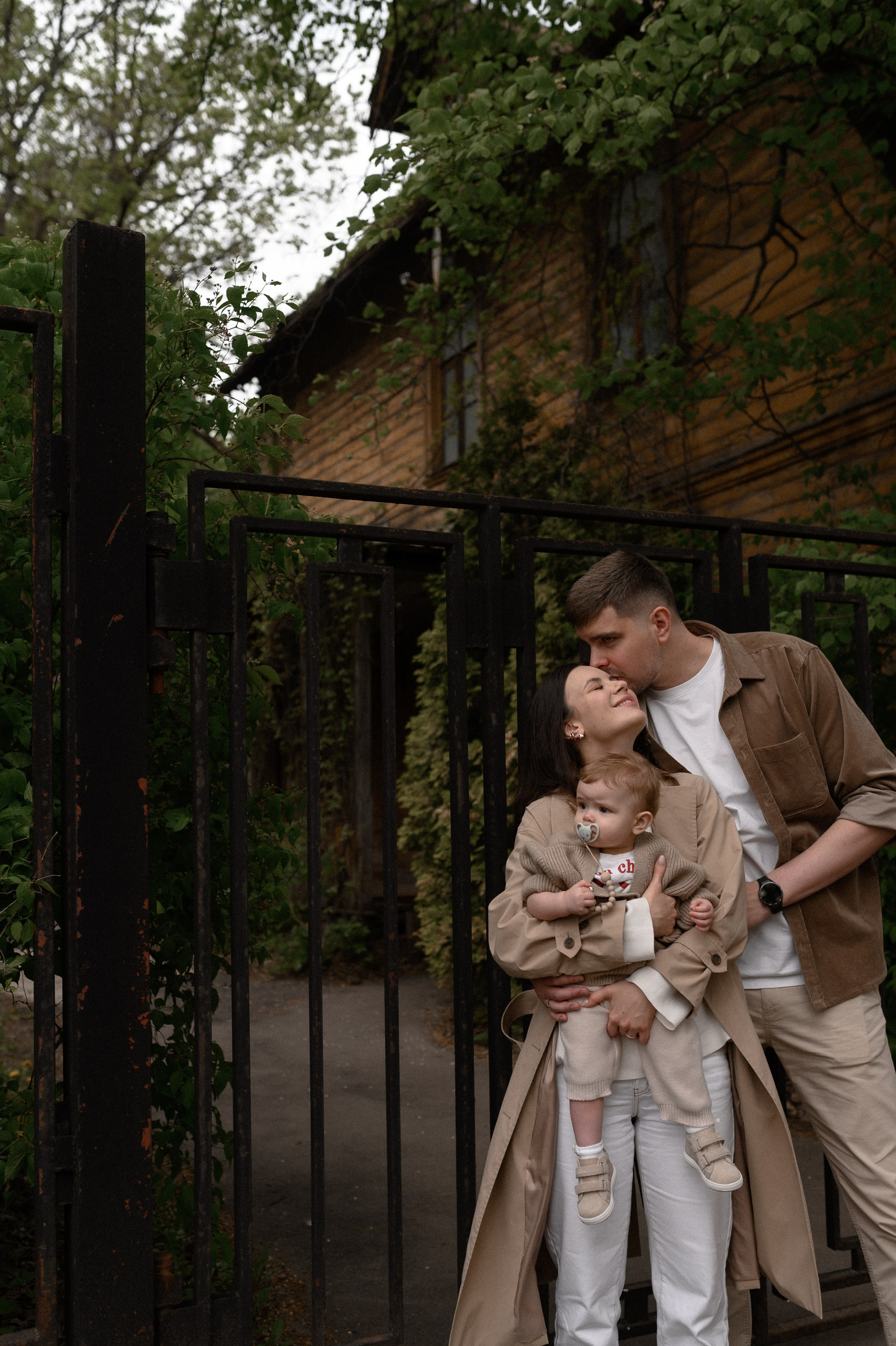 Даня, Лида и Эмма. Прогулка по усадьбе. Семейный и свадебный lifestyle-фотограф в Москве Мария Петрова