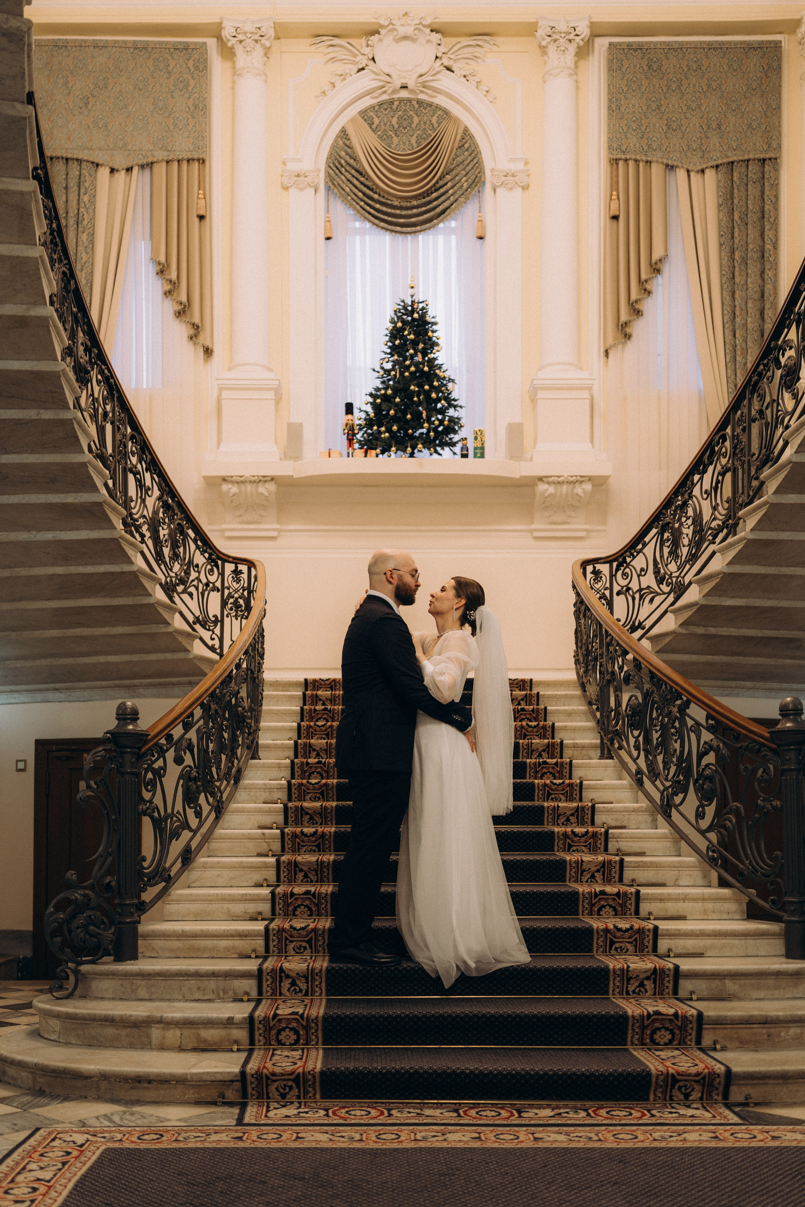 СВАДЕБНАЯ СЬЕМКА ВО ВТОРОМ ДВОРЦЕ (ДЕКАБРЬ) ТАКЖЕ СЬЕМКА В СТУДИИ НА ЧЕРНЫШЕВСКОЙ. Профессиональный фотограф, Санкт-Петербург — Виктория Богомолова