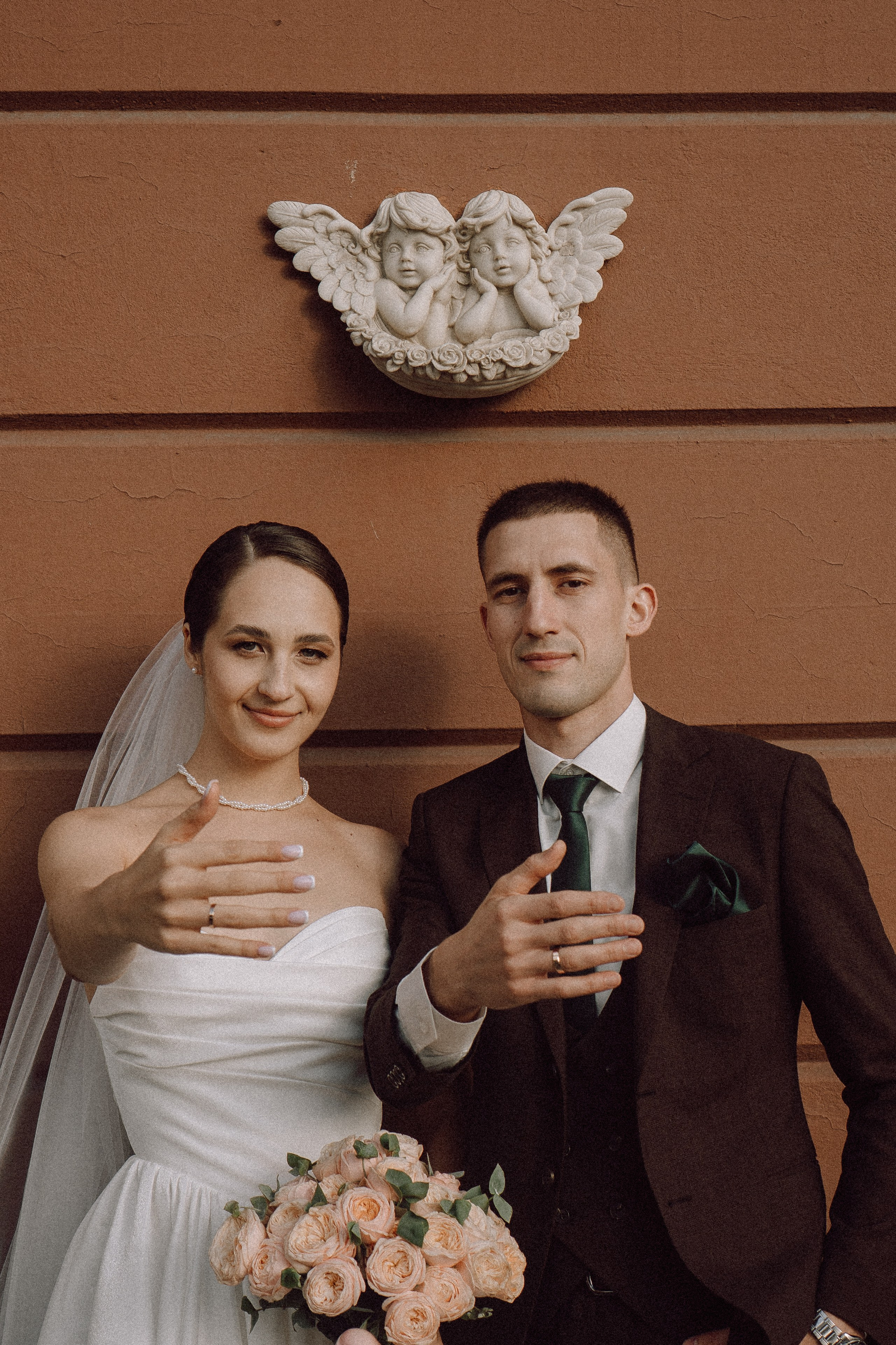 СВАДЕБНАЯ ПРОГУЛКА В САНТК-ПЕТЕРБУРГЕ (ИСАКИЕВСКИЙ СОБОР, ЗИМНЯЯ КАНАВКА, ЭРМИТАЖ И БОЛЬШАЯ МОРСКАЯ УЛИЦА). Профессиональный фотограф, Санкт-Петербург — Виктория Богомолова