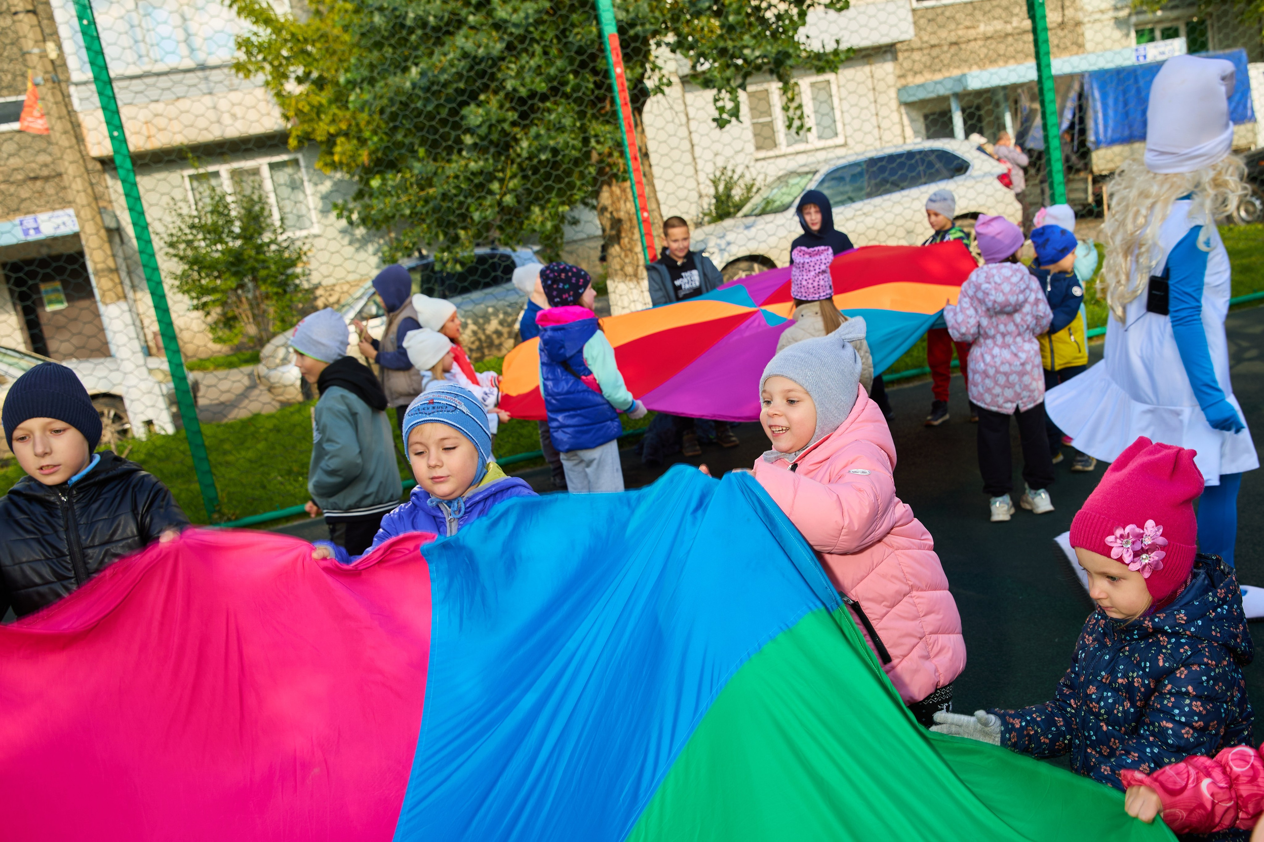 Лето закончилось, но праздник продолжается. День двора