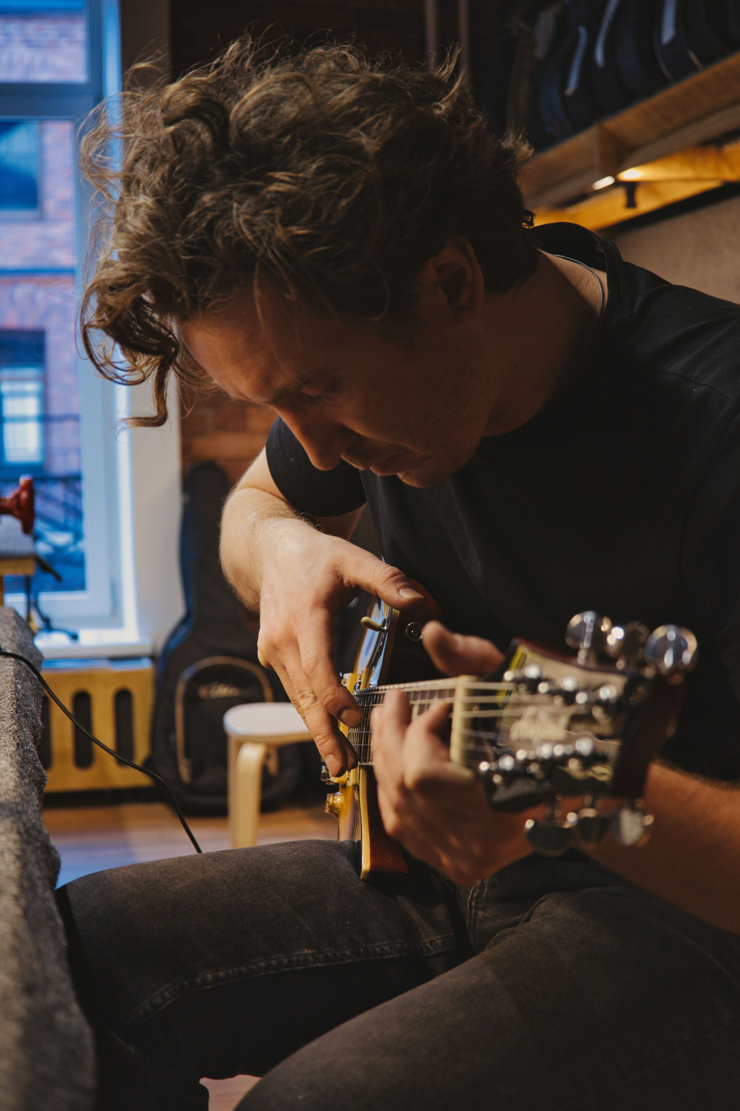 Гитарный клуб или магическая мастерская