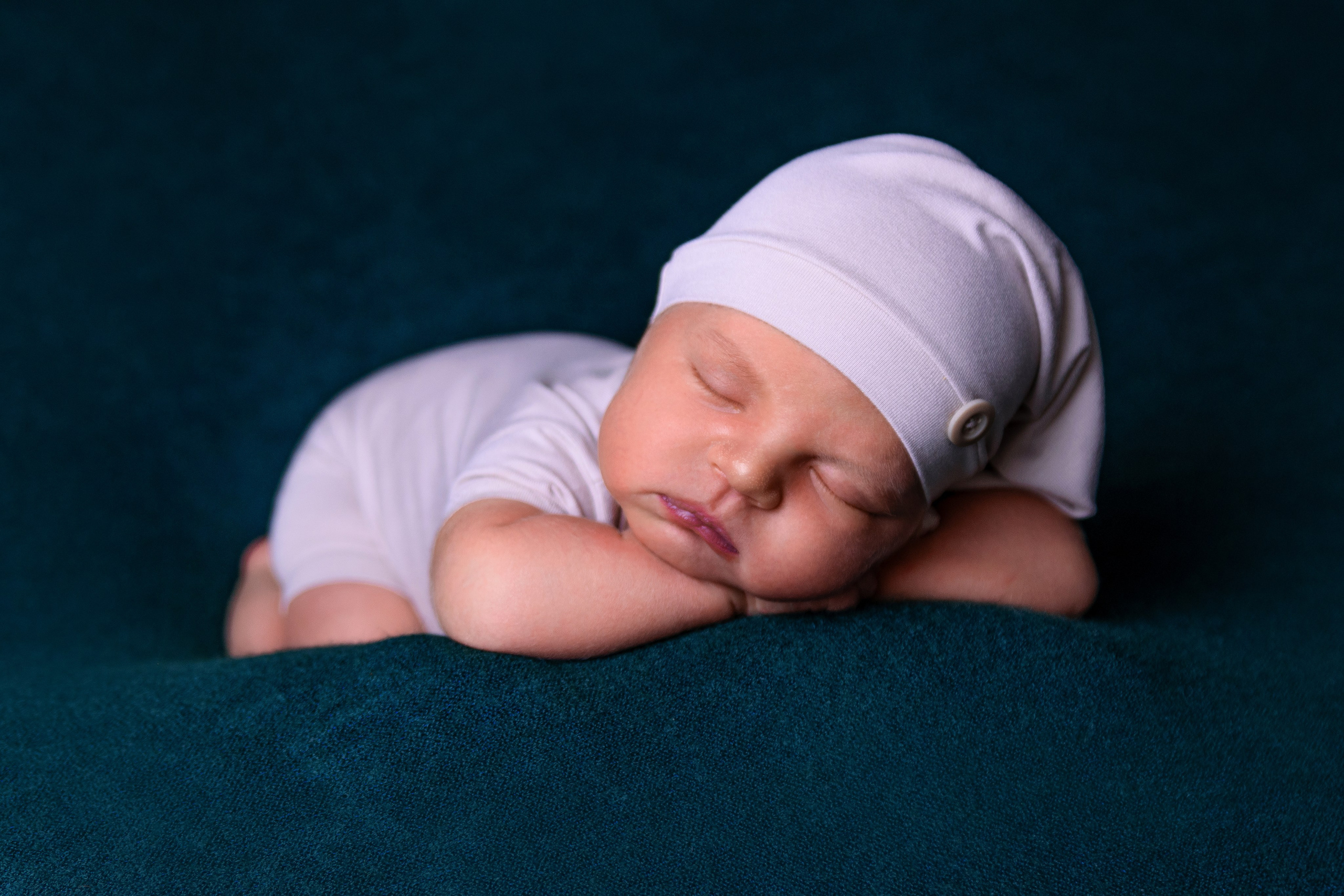 фотосесессия newborn, спящий новорожденных малыш