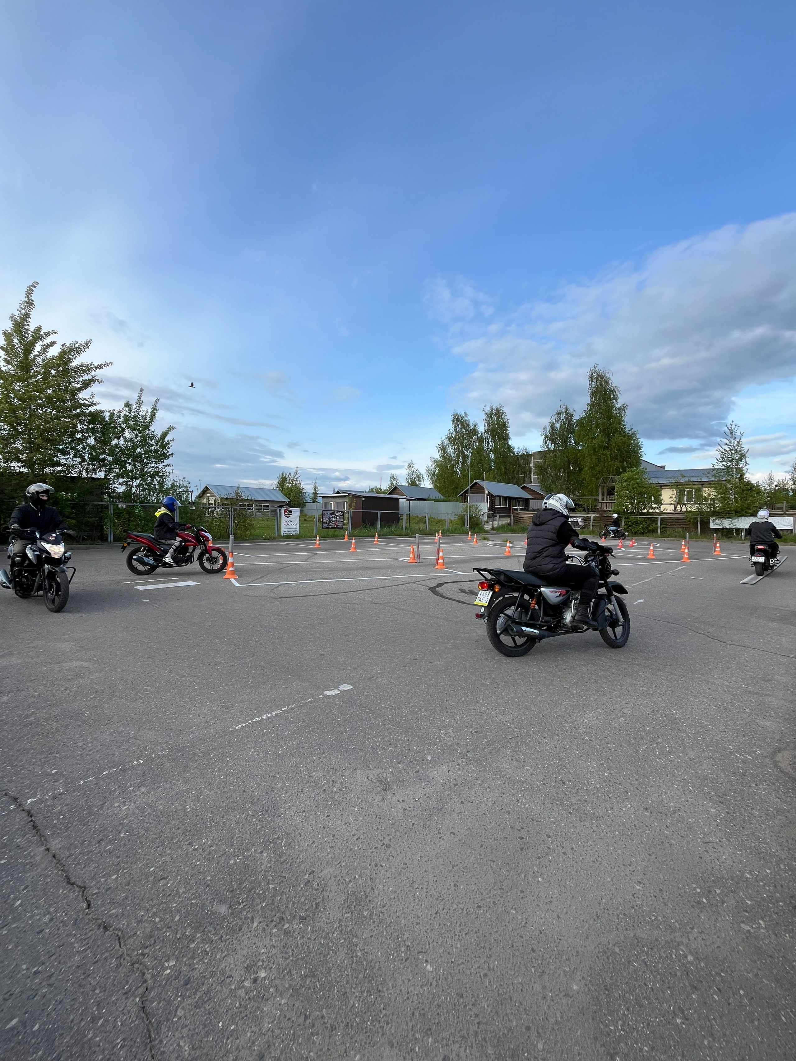 ТРЕНИРОВКИ. МОТОШКОЛА в городе Витебске. Обучение категории А и А1