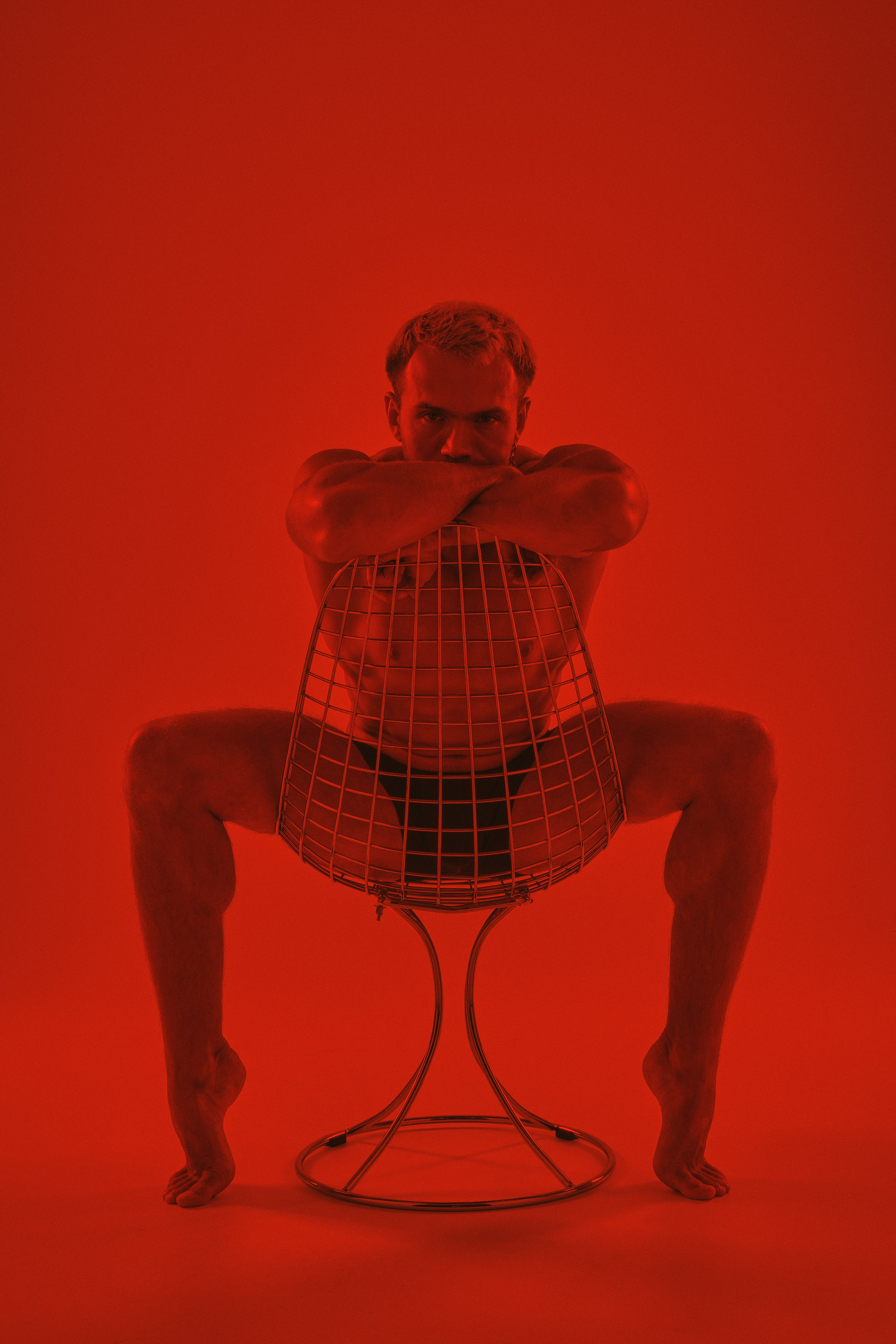 Я  фотограф. Работаю в городе Москва,