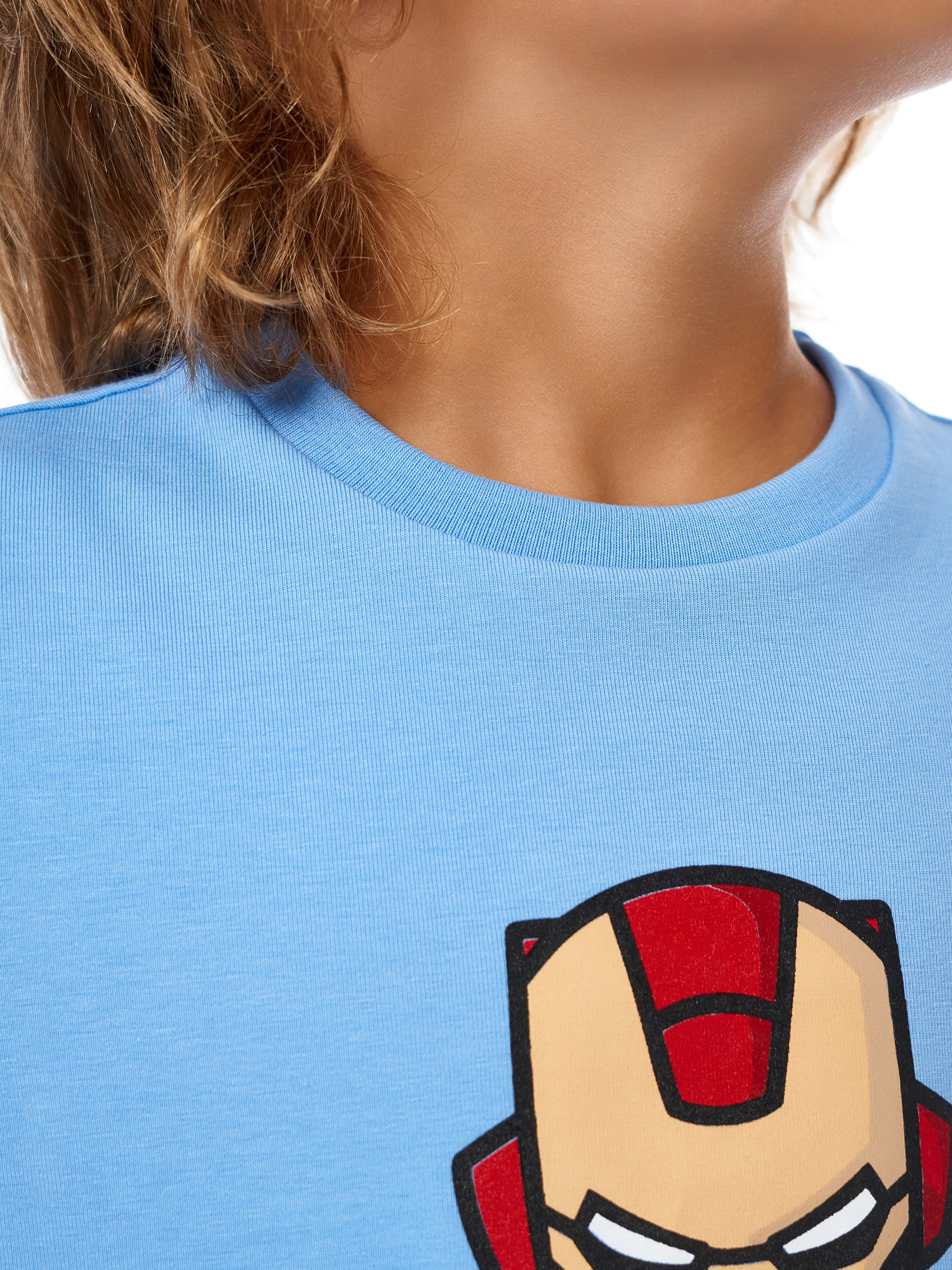 Детские костюмы. Каталожный предметный фотограф