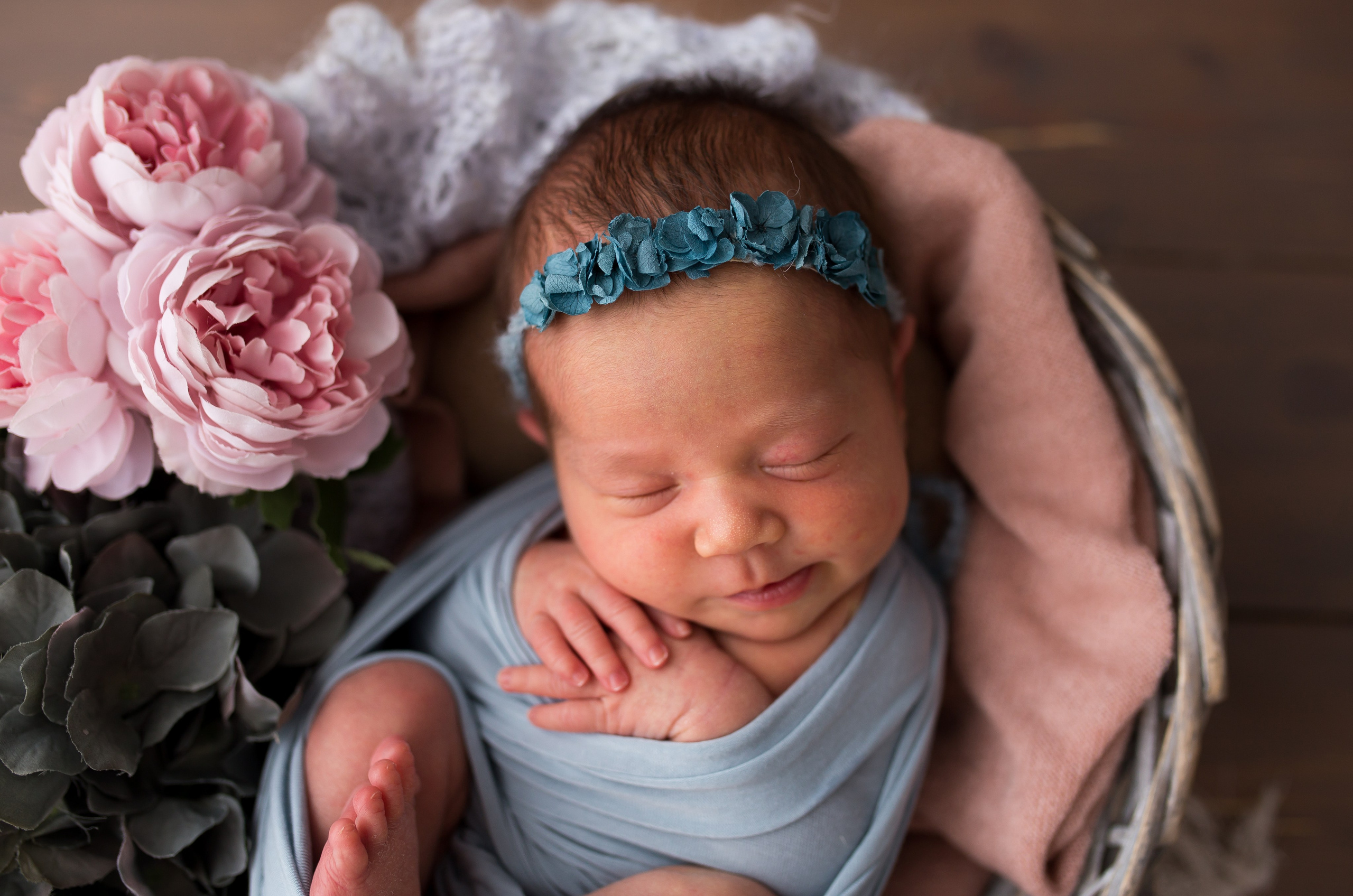 Фотосессия новорождённого. Фотограф новорождённых малышей и детский фотограф В Казани Лана Максим