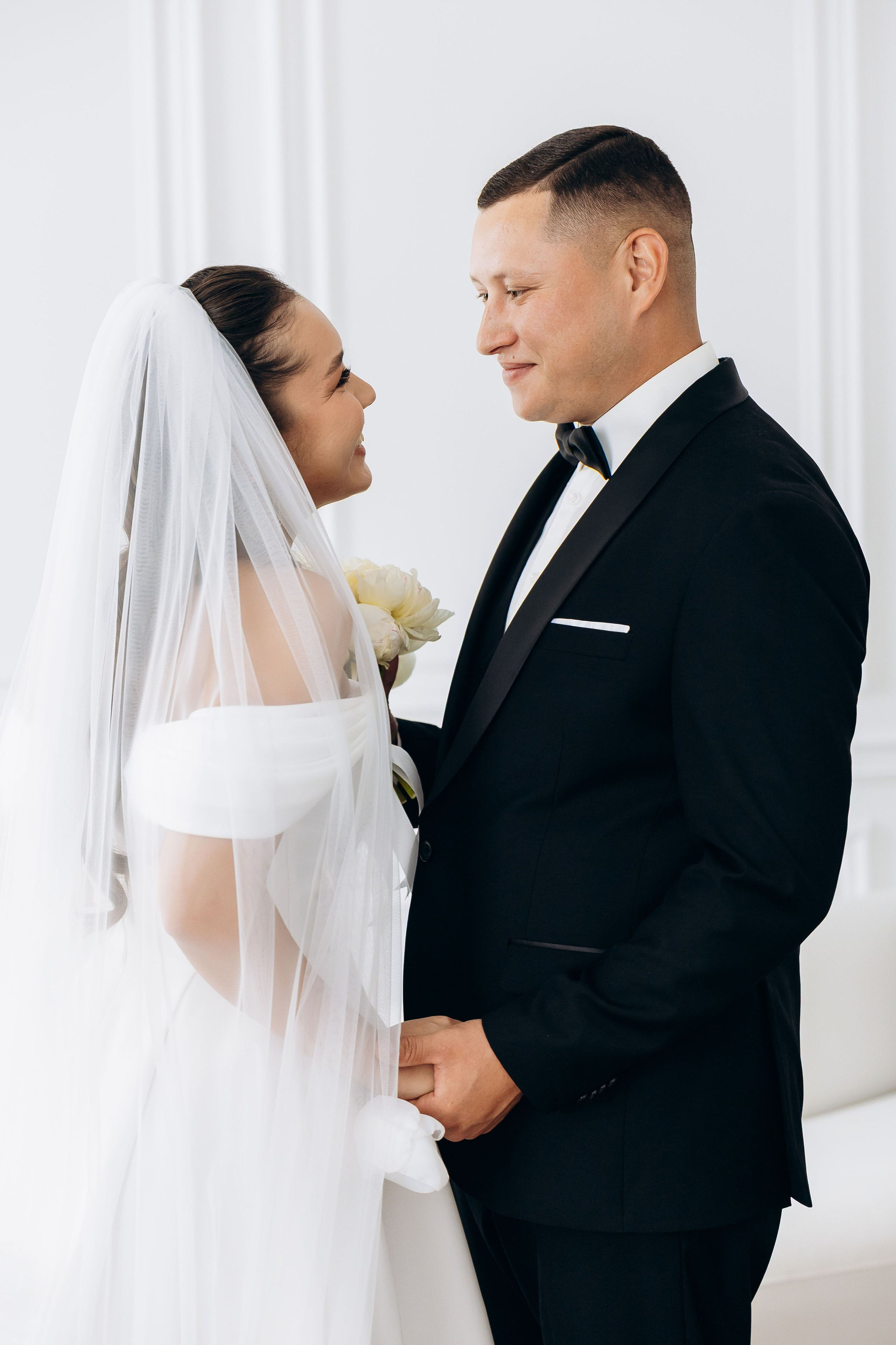 встреча жениха и невесты. свадебный фотограф Казань