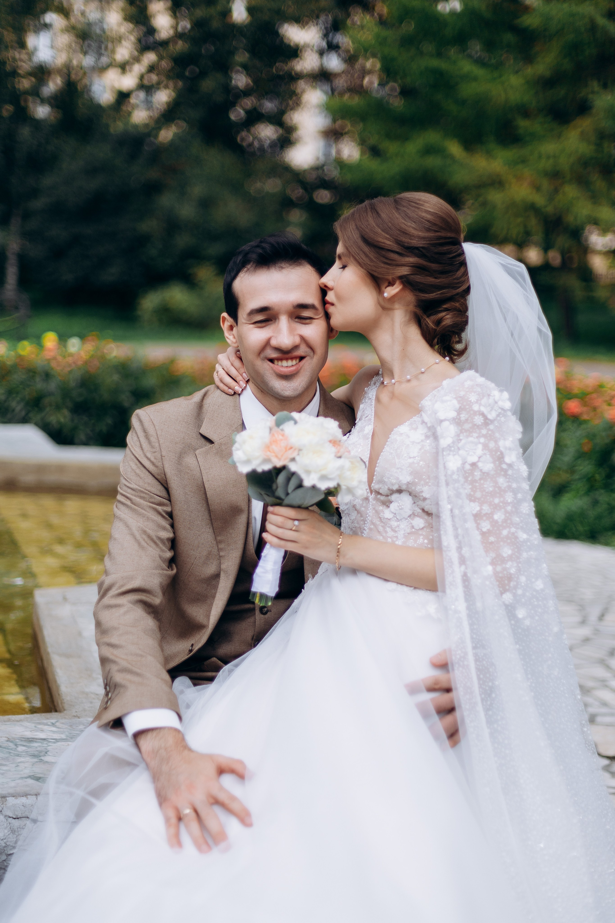 фотограф на свадьбу в Казани, фотосессия в парке, платье на свадьбу