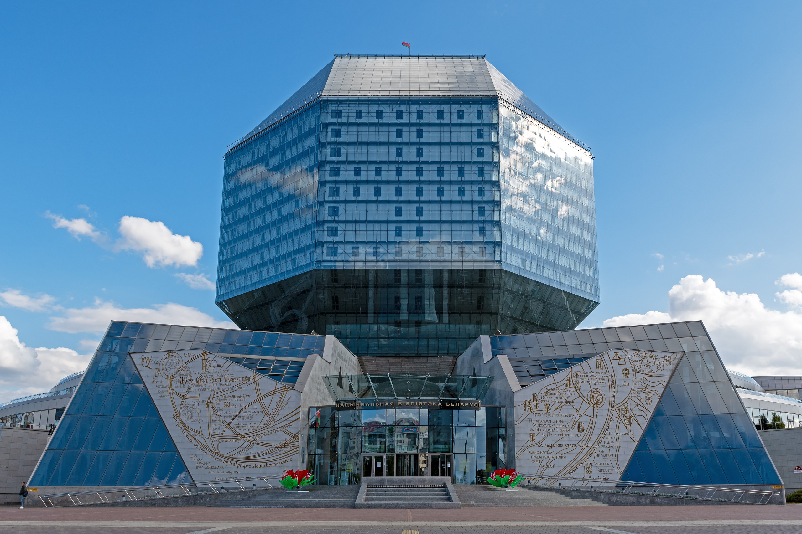 Архитектурная фотография и городской пейзаж. От прошлого к будущему авиации через фотографию