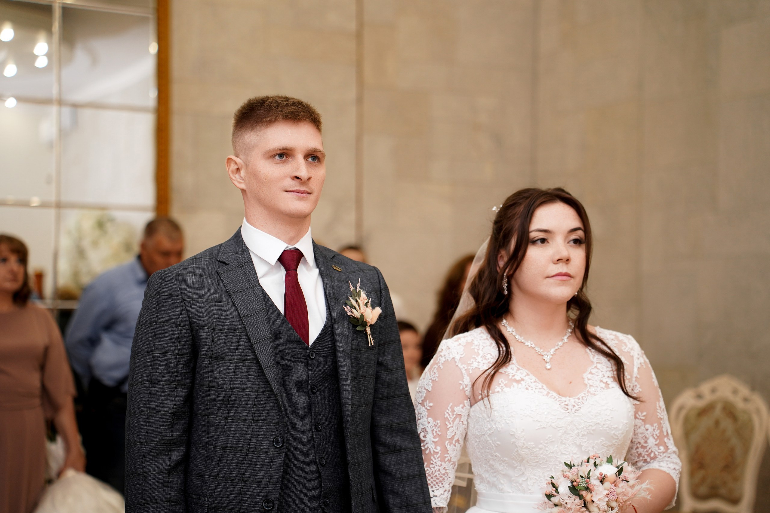 Свадебная фотосессия в Кировском ЗАГСе в Ростове-на-Дону. Фотограф Алёна Чёботова. Свадебный фотограф в Ростове-на-Дону. Таинство Крещения и Венчания, семейные фотосессии. Алёна Чёботова