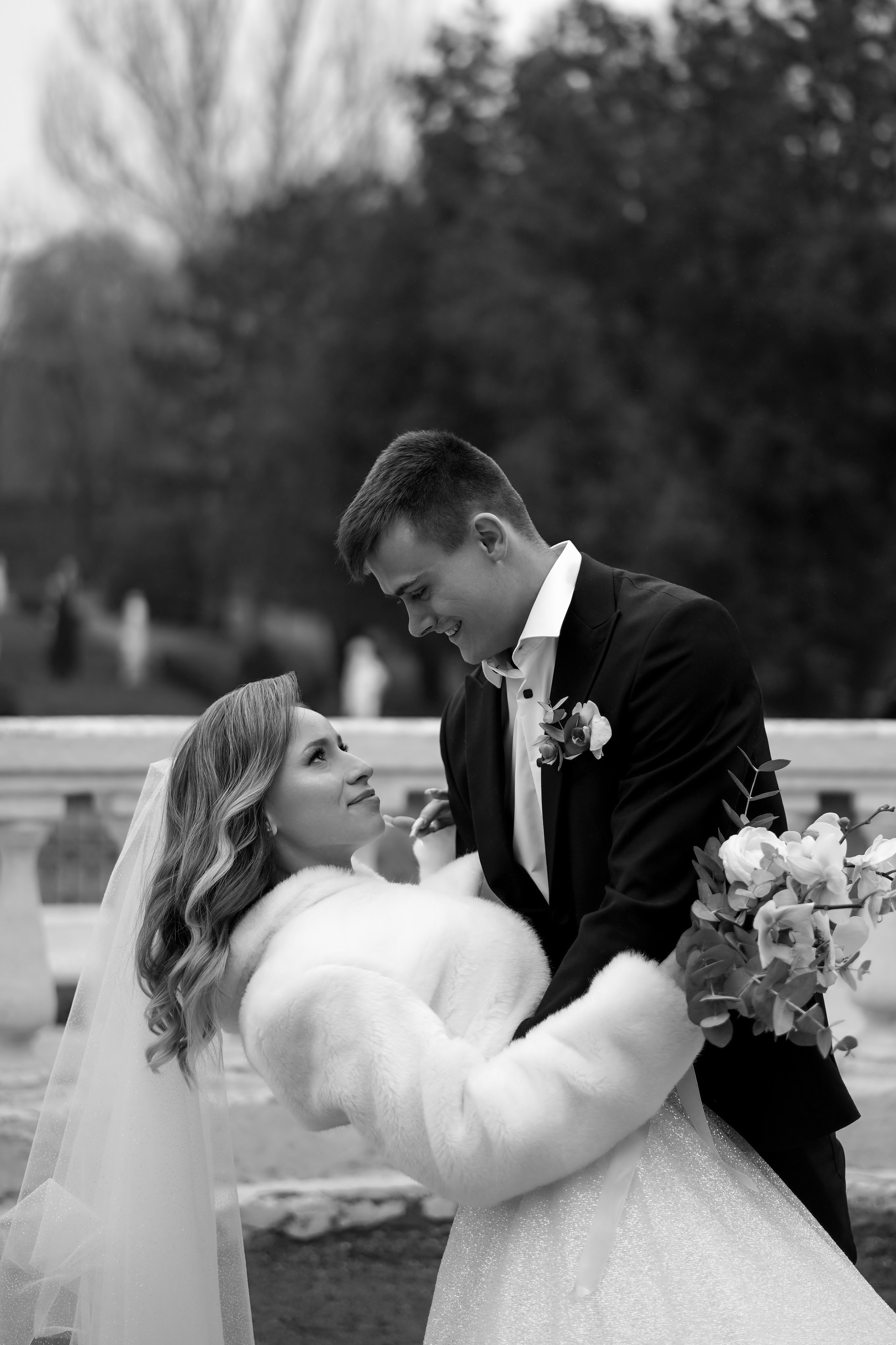 Свадебная фотосессия Сергея и Кристины в парке Максима Горького в Ростове-на-Дону. Свадебный фотограф в Ростове-на-Дону. Таинство Крещения и Венчания, семейные фотосессии. Алёна Чёботова