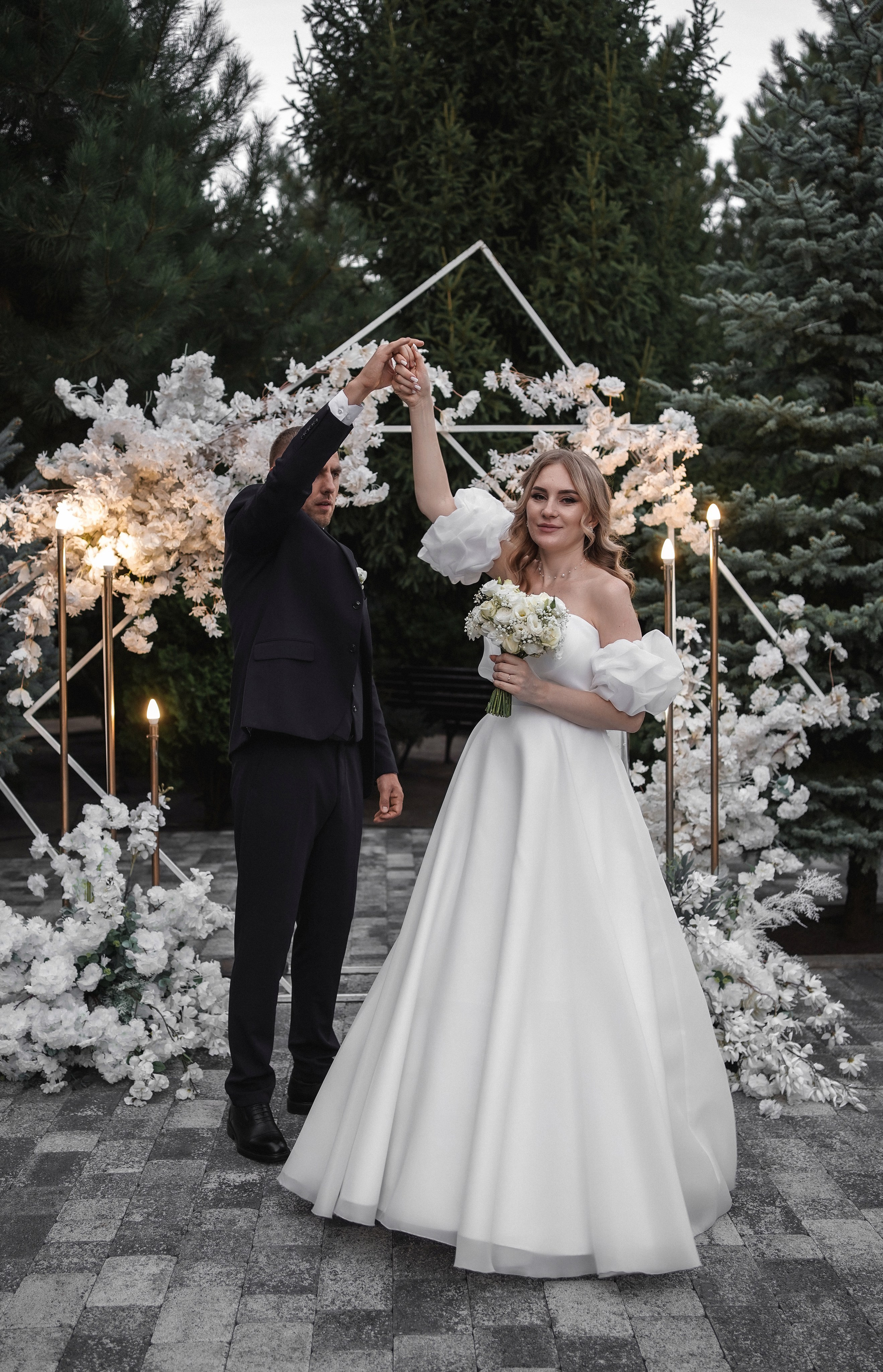 Фотосессия в ресторане Голубое озеро. Фотограф Ростов-на-Дону. Константин и Алёна. Свадебный фотограф в Ростове-на-Дону. Таинство Крещения и Венчания, семейные фотосессии. Алёна Чёботова