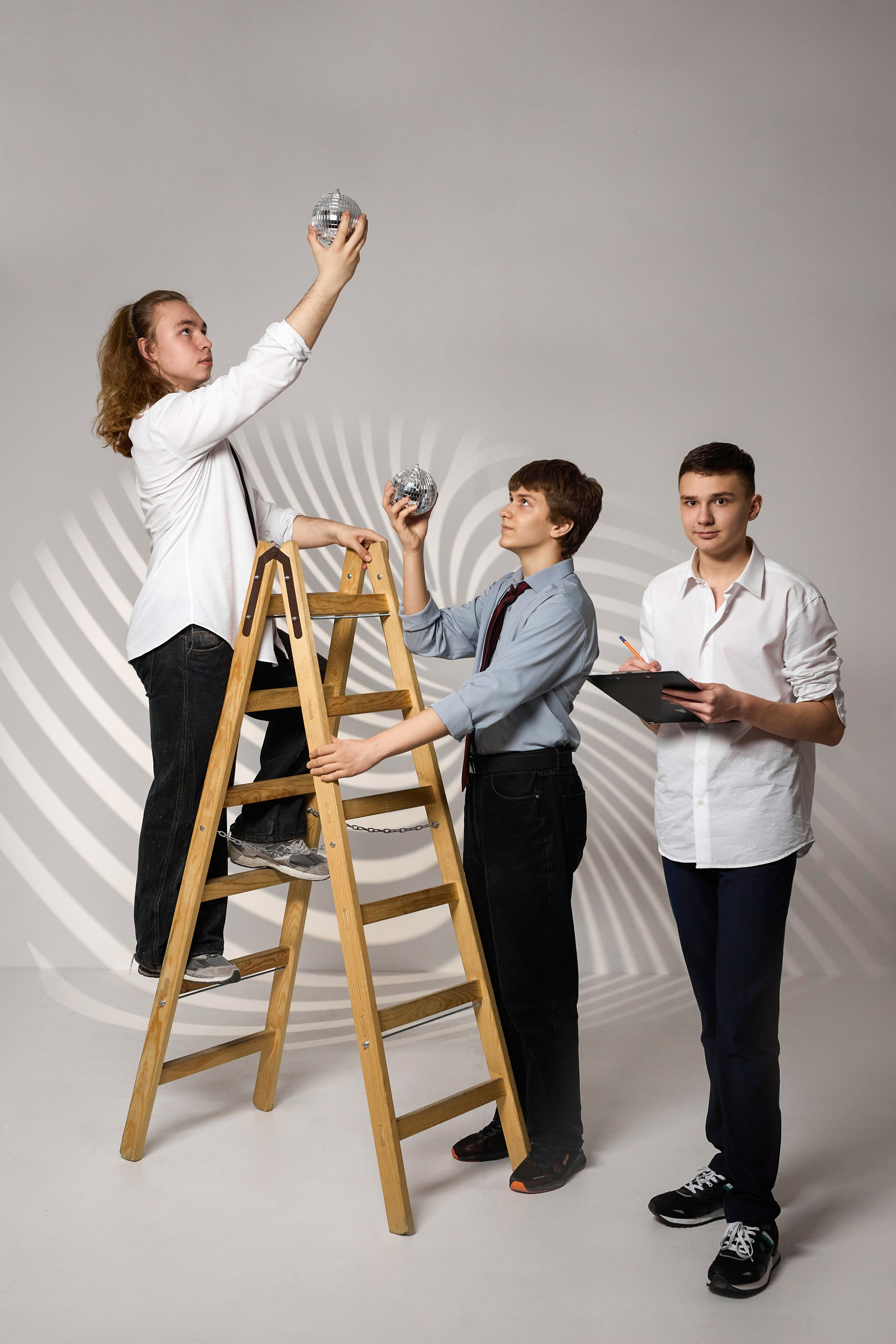 Заказать выпускной школьный альбом Тюмень. Выпускные альбомы в Тюмени для школ, садов, вузов спортивных секций