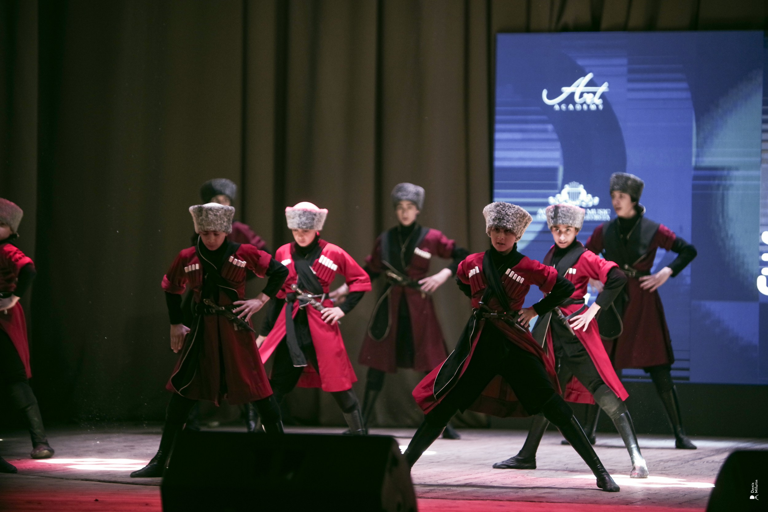 Танцы в Хоби. Портретный фотограф Денис Милютин