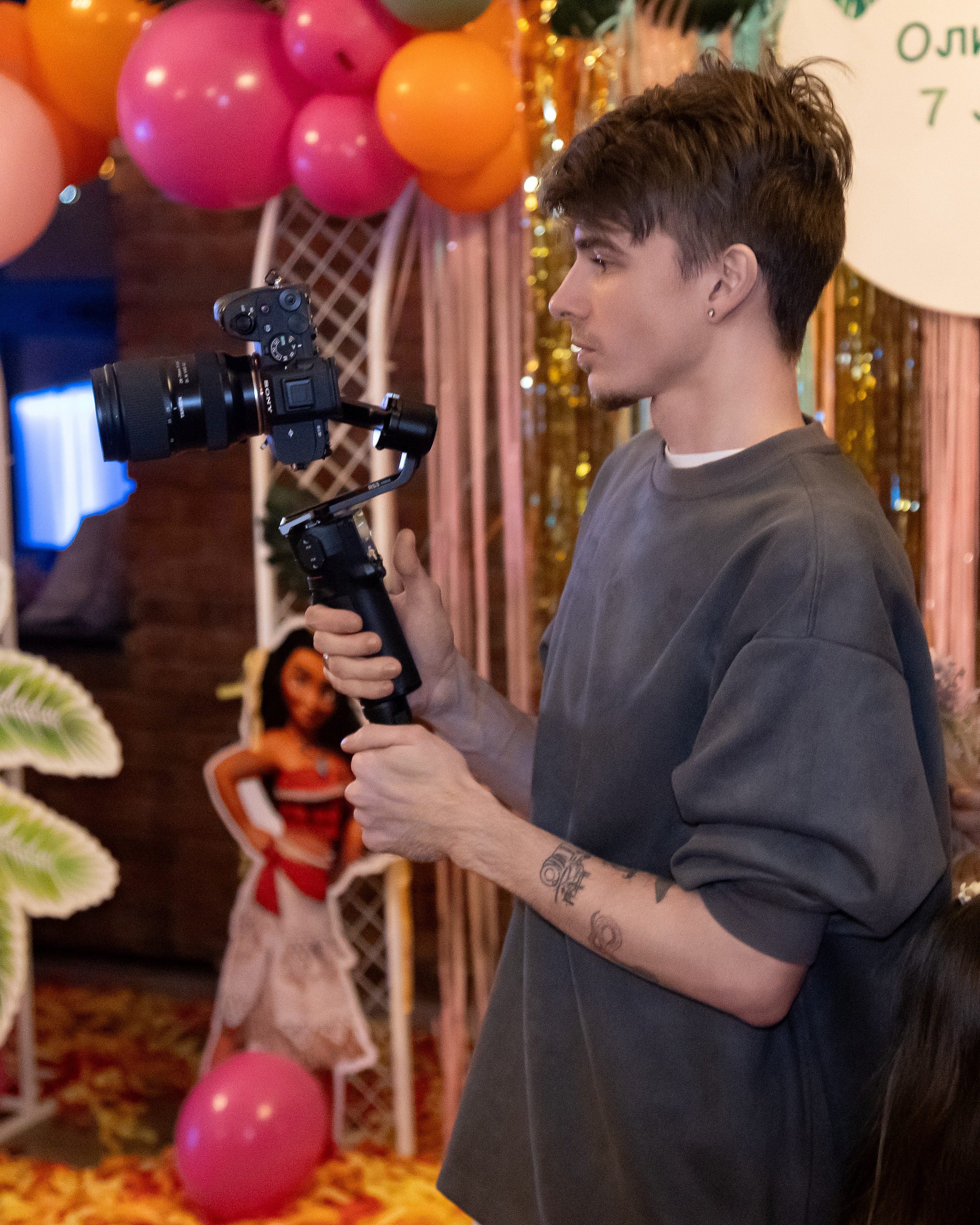 День Рожденья Оливия 7 лет. Портретный Студийный и уличный фотограф Москва. Индивидуальные, Семейные, Беременность, Будуар, Каталог, контент съемки для блога и бизнеса