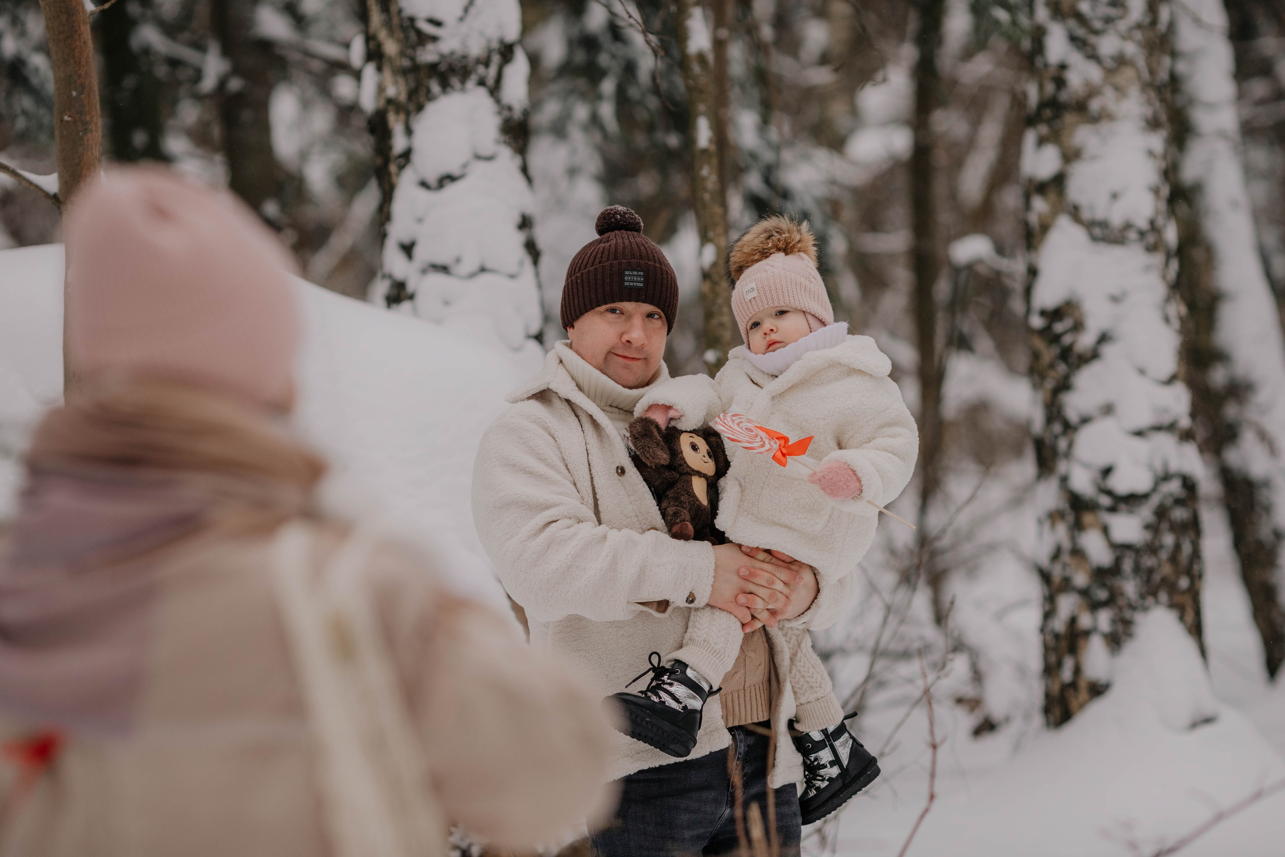 Лиля и семья Зимняя прогулка в лесу. Семейный и свадебный фотограф Видное Москва Екатерина Пятова