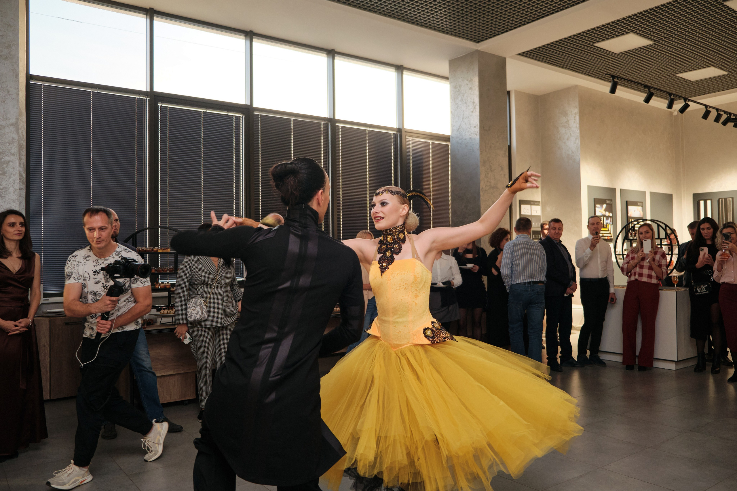 Открытие салона 100 градусов. Антон Ив