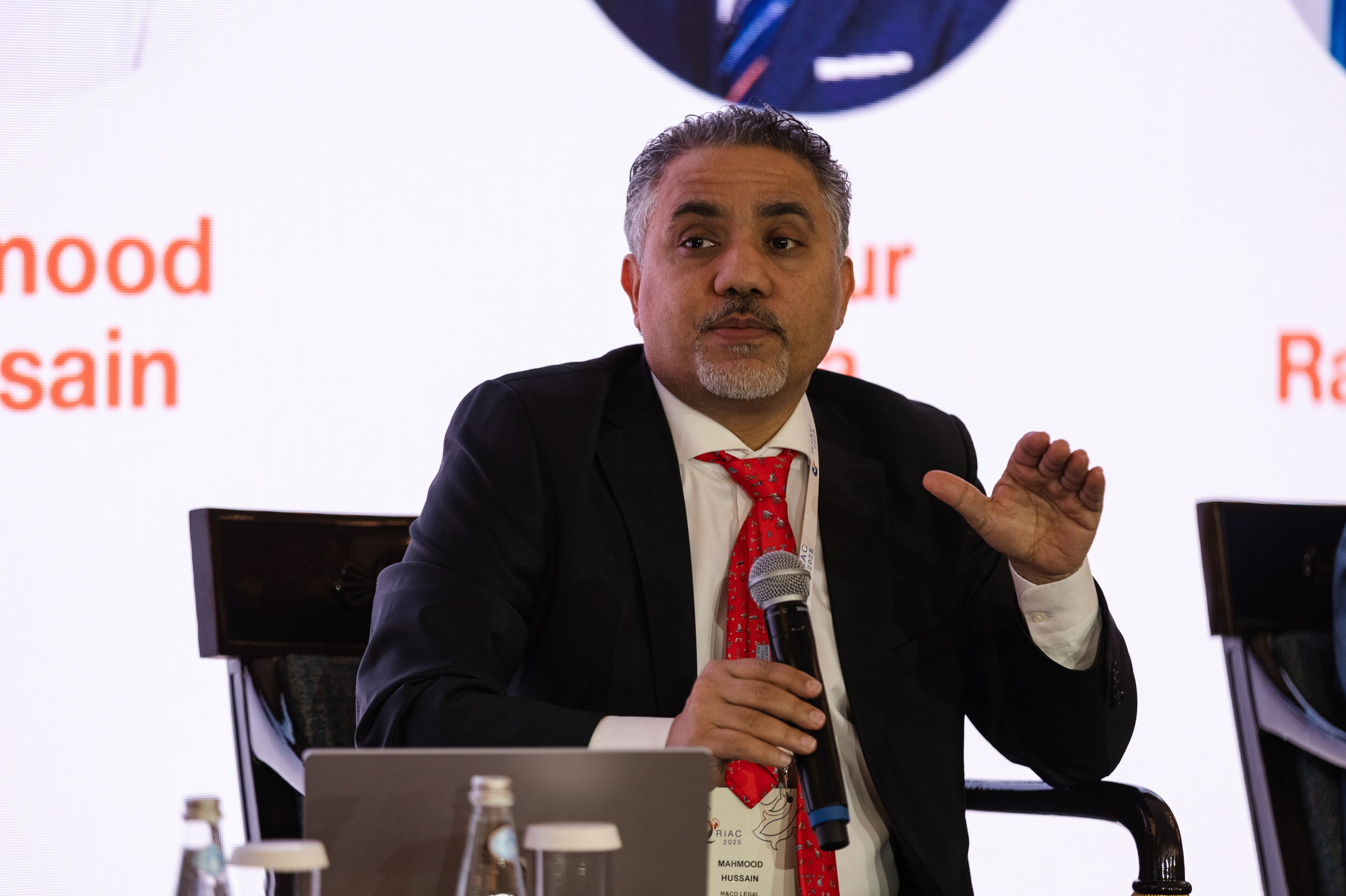 RIAC 2025. Свадебный репортажный фотограф в Москве