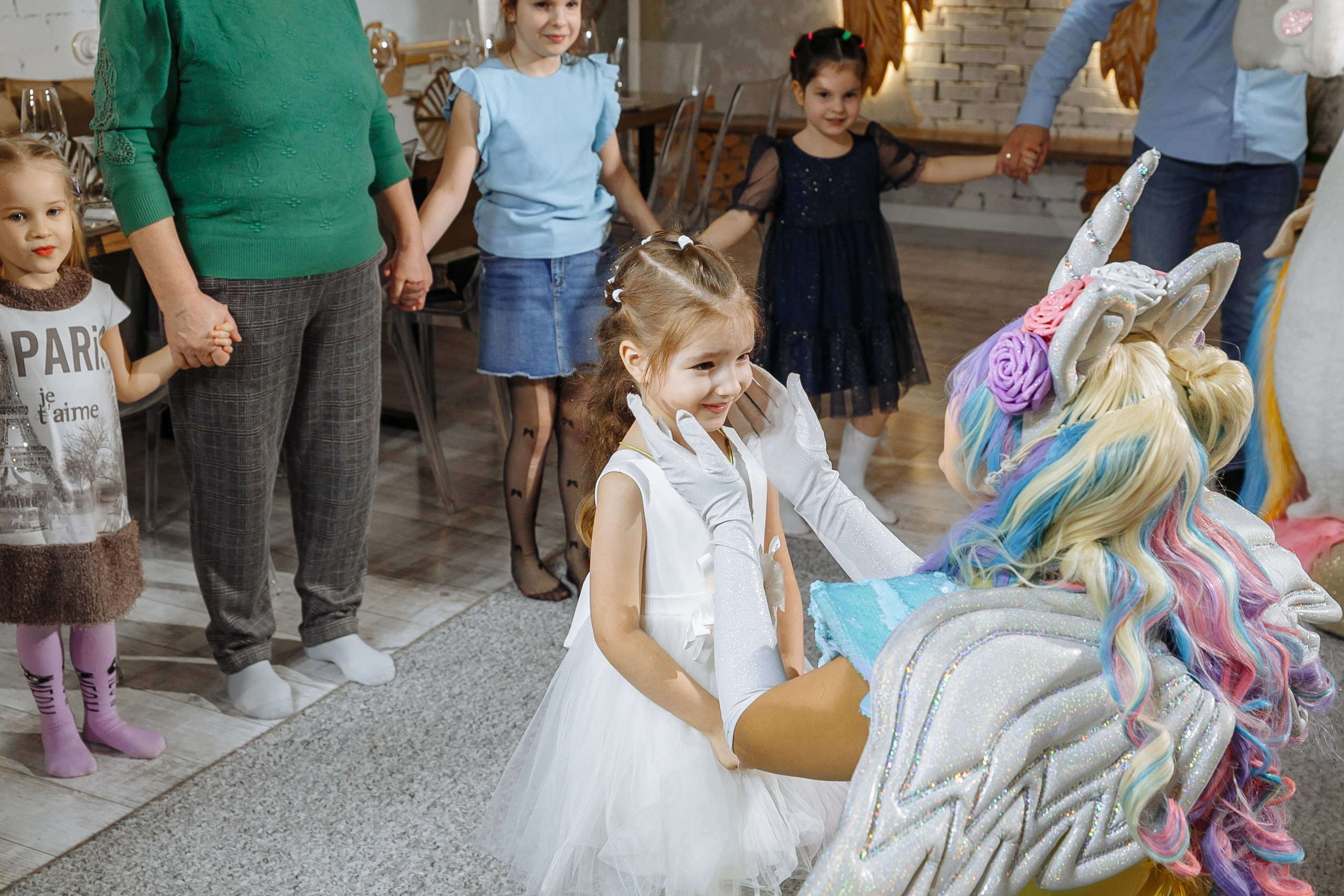 Насте 5 лет, дети играют в Ангел лофт. Событийный фотограф Максим Бескоровайновнов