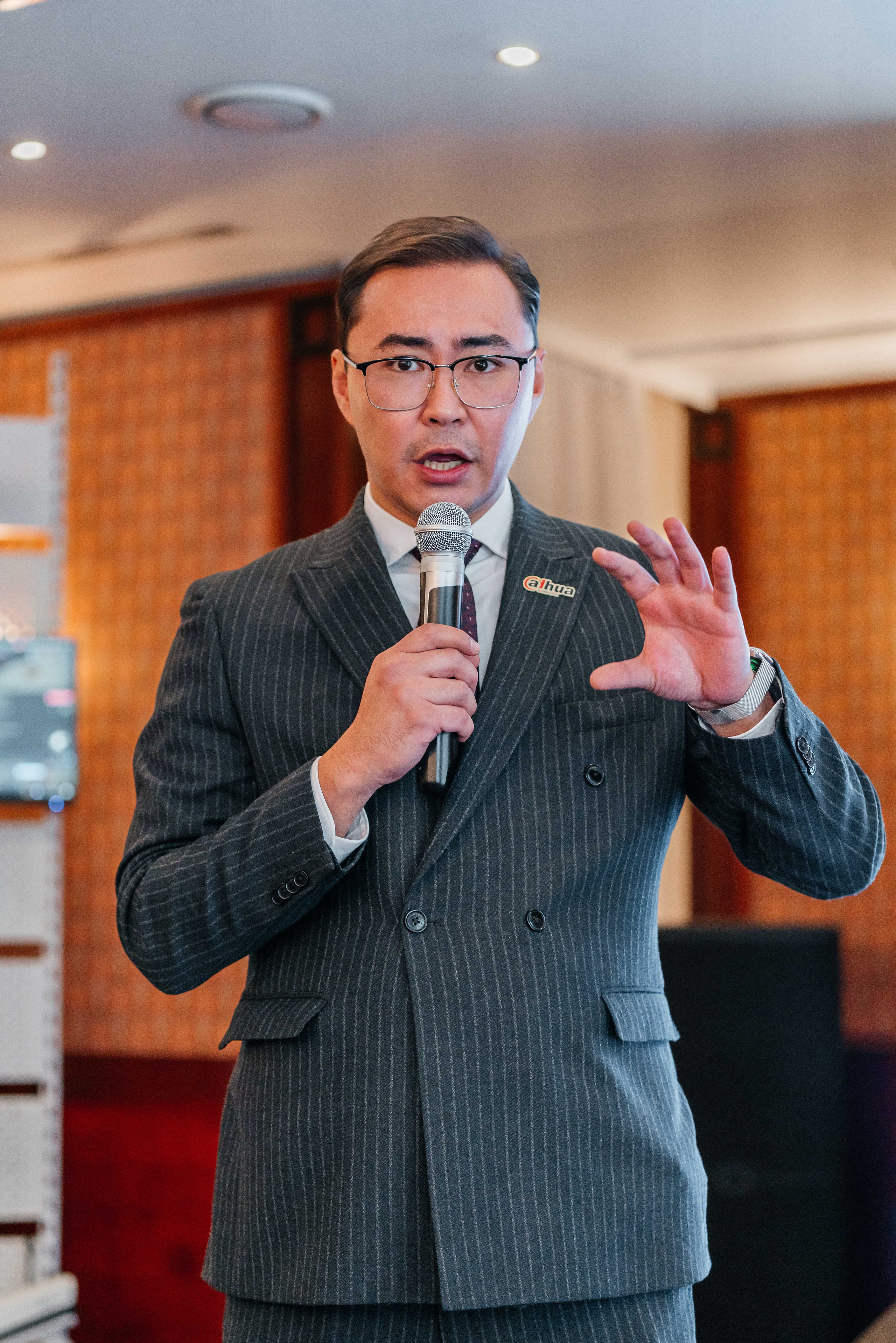 Репортажный фотограф в Алматы — Настоящие эмоции и живые кадры | ProPhoto.kz