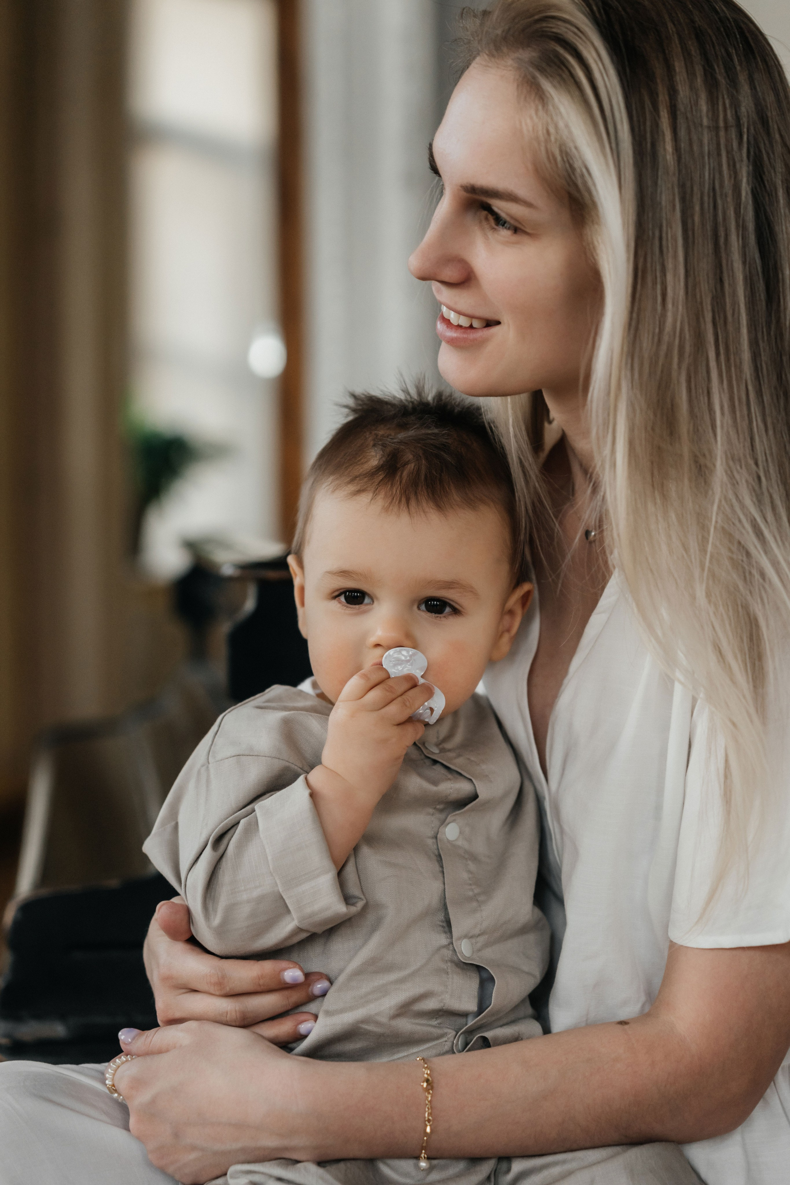 Маленькие ножки в читальне им. Пушкина. Ваш фотограф Вика Артемова