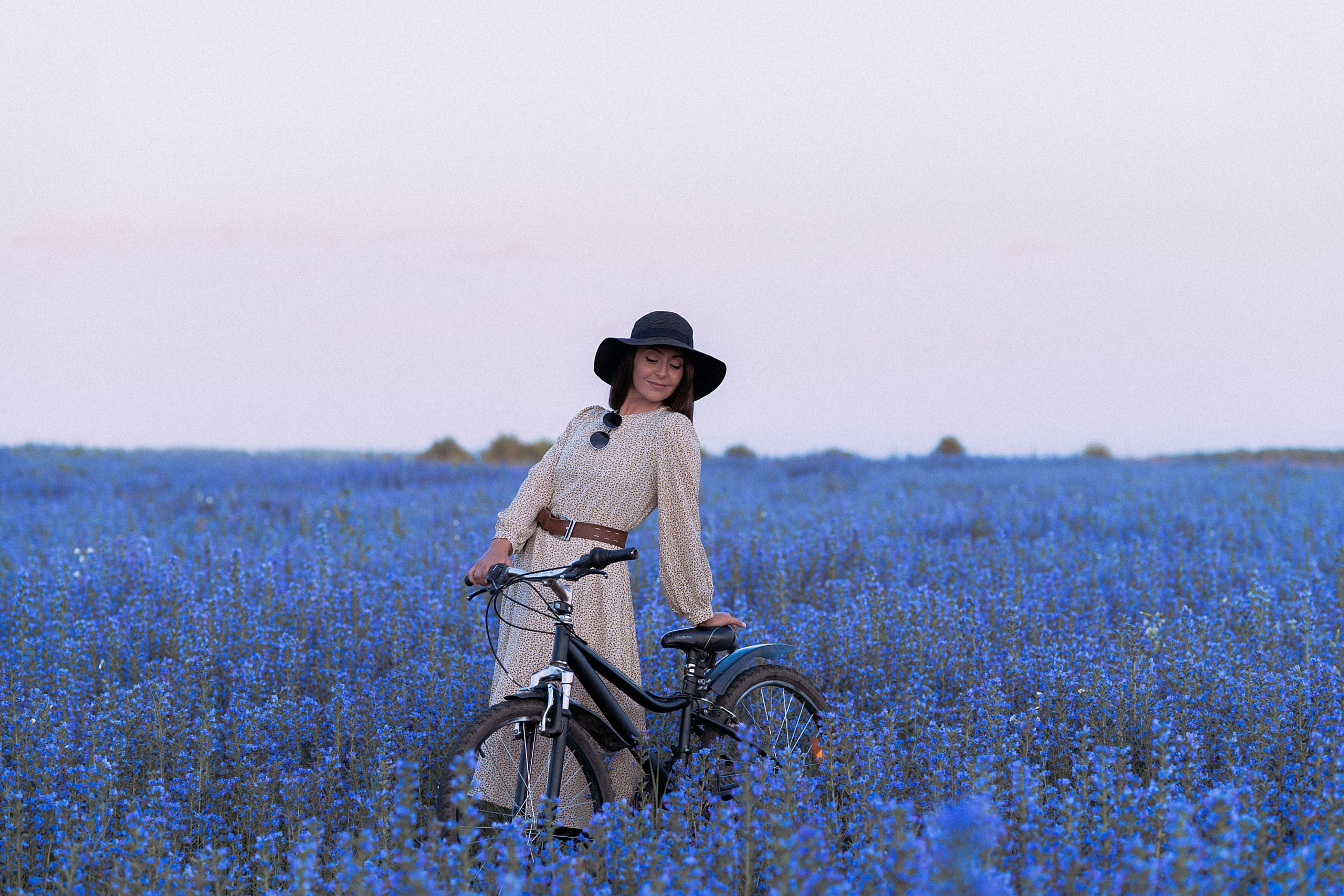 Сквозь цветы. Индивидуальный фотограф в Красноярске