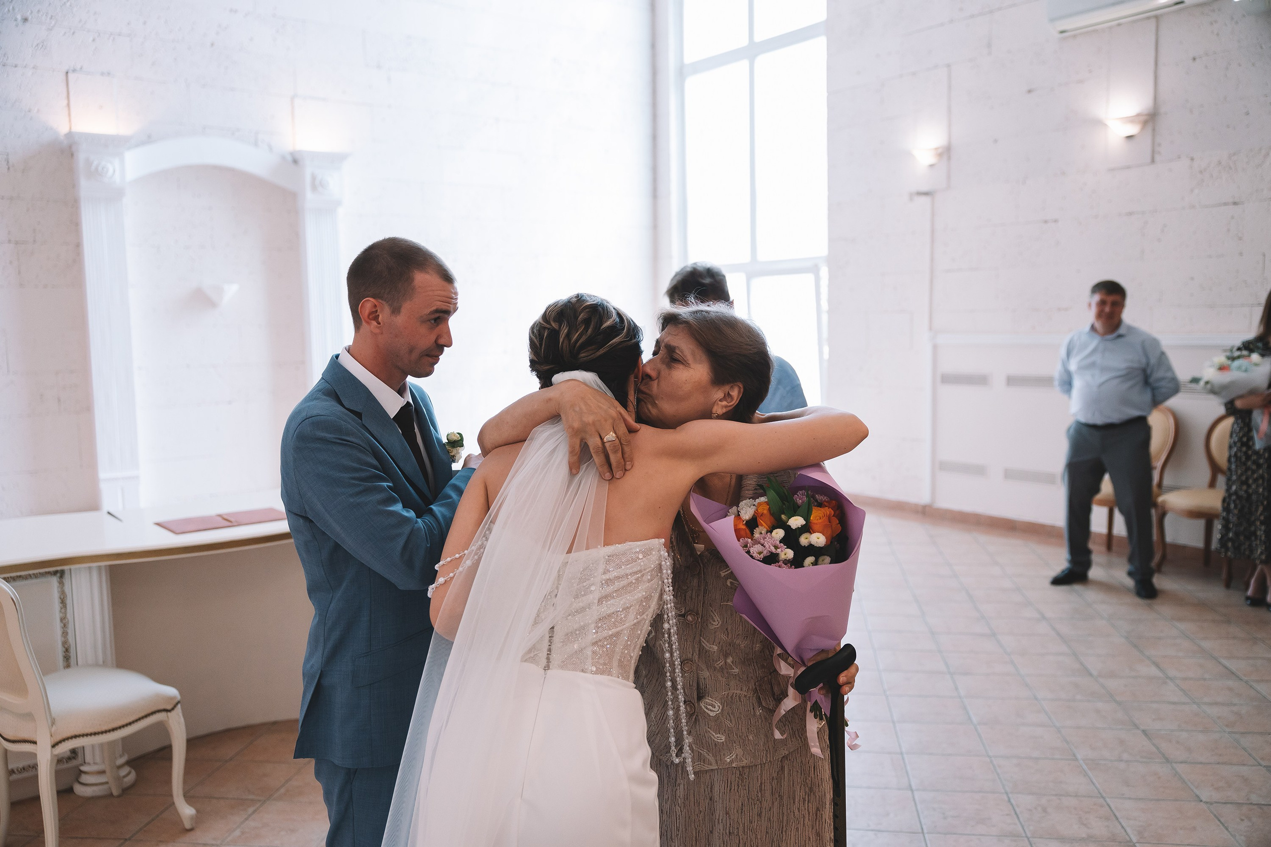 Свадебная фотосессия с росписью в ЗАГСе Видное и фотосессией с машиной. Свадебный фотограф в Москве — Оскар Гелманов