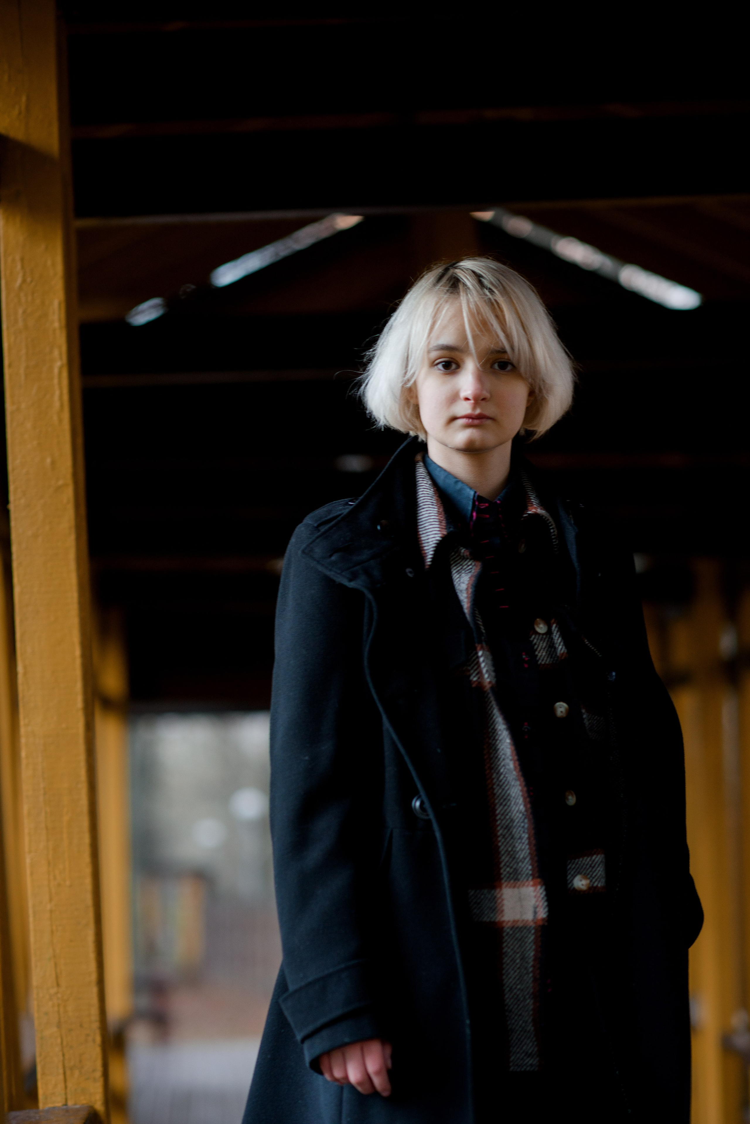 Фотосессия девочки подростка в осеннем саду. Главная