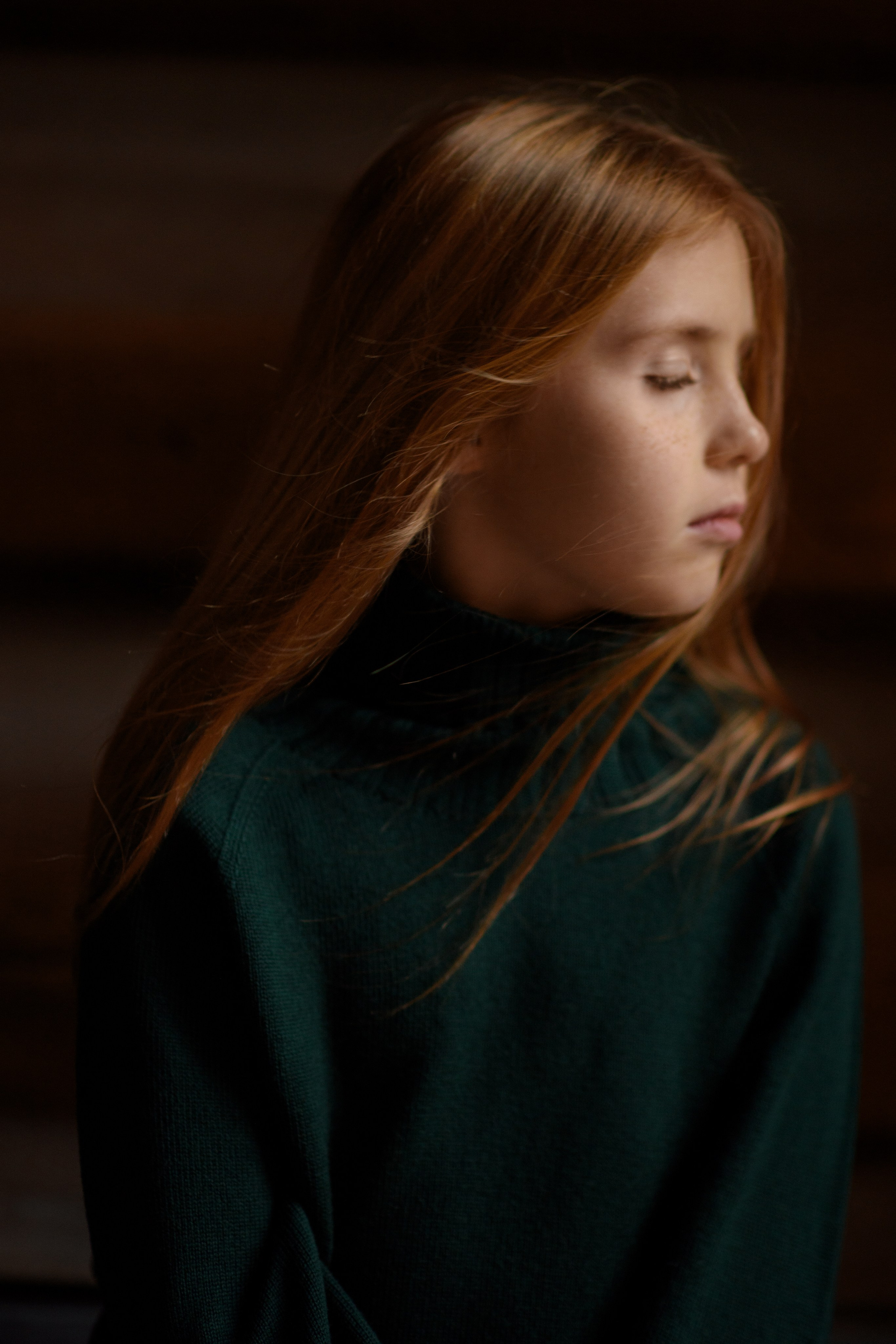 Фотосессия рыжей девочки-подростка в Коломенском. Главная