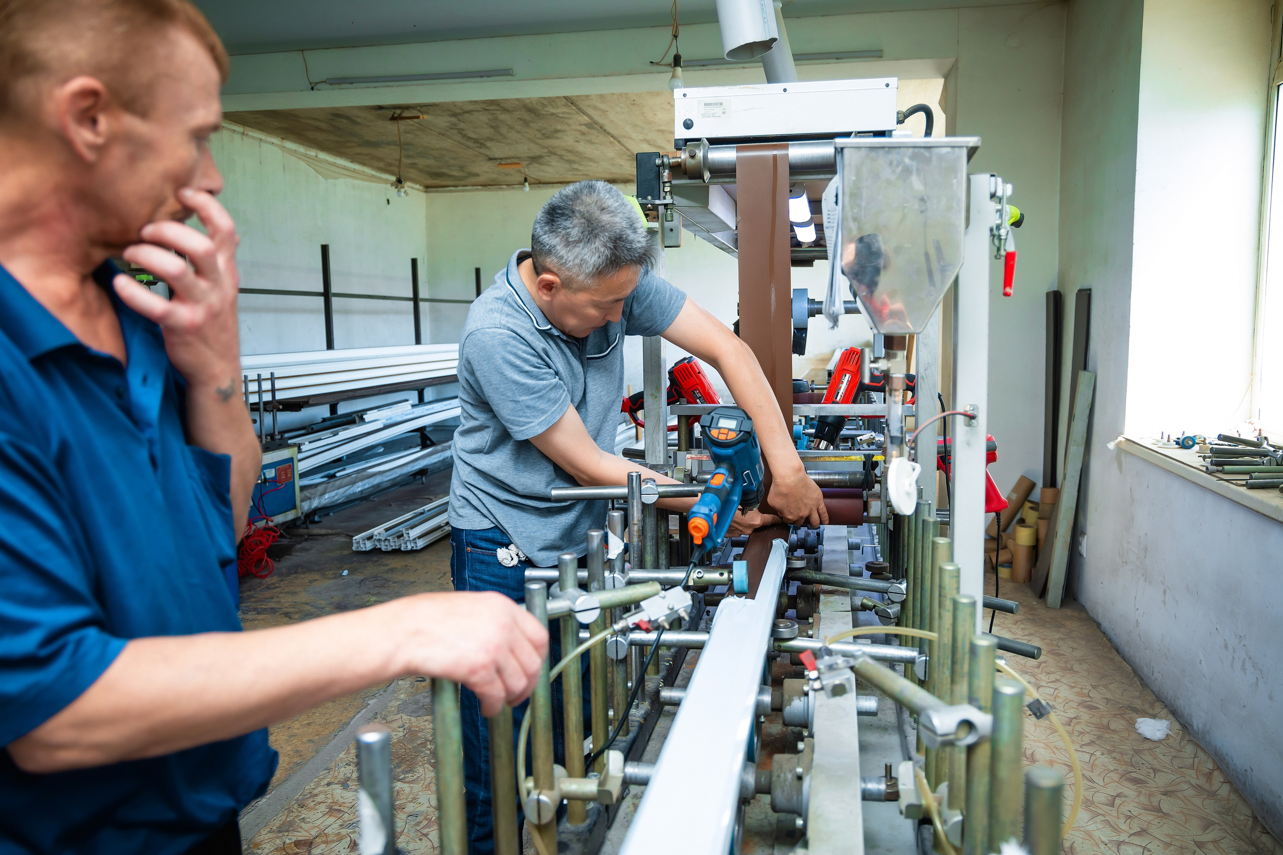 Цех по окнам. Семейный и Свадебный фотограф в Астане Александр Астапов