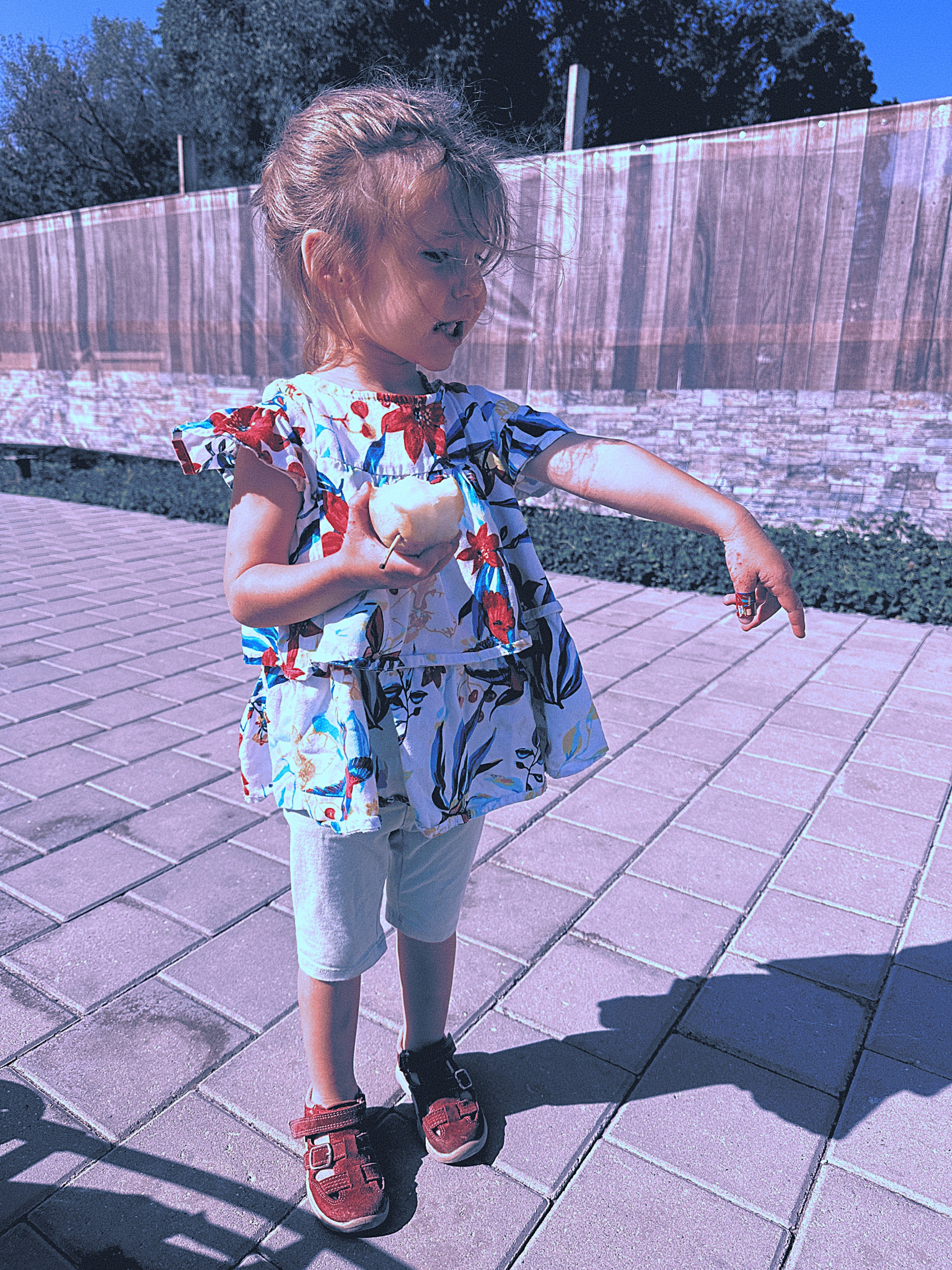 Дети. Смотри, красота!