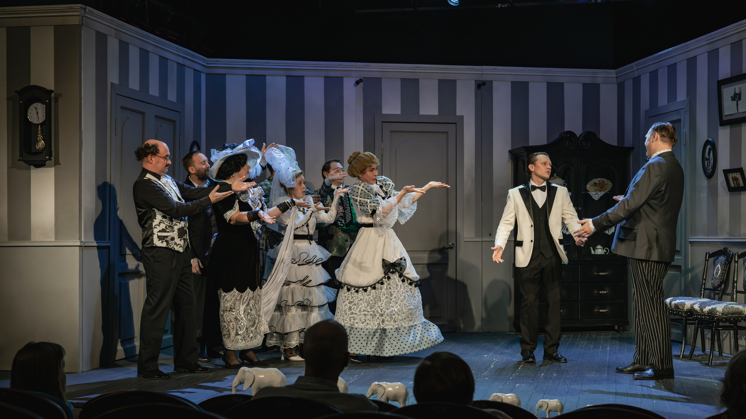 Театр Юного Зрителя «Две свадьбы». Фотограф Марк Файзулин