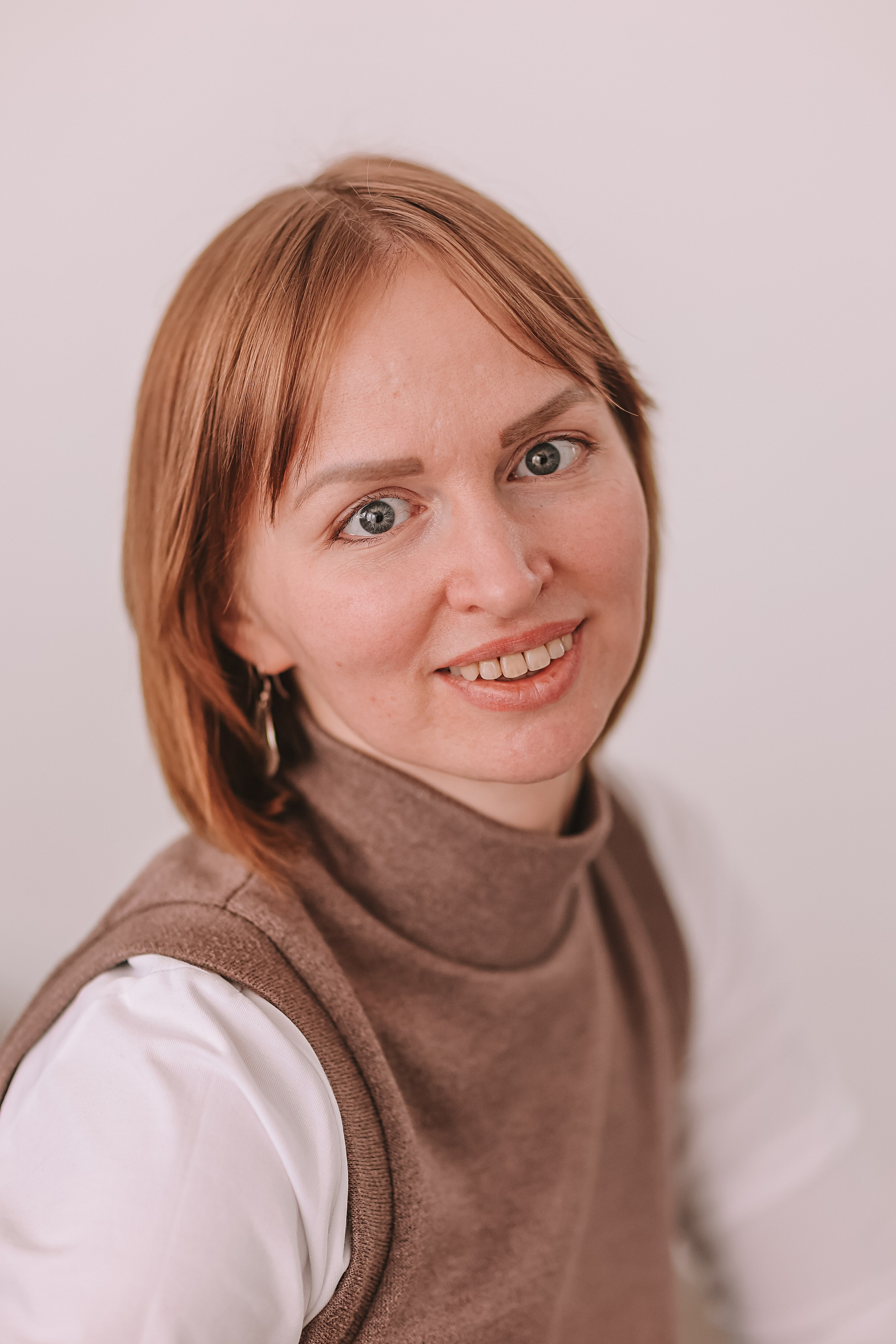 Семейная в домике (репортаж). Семейный фотограф Тюмень, фотограф на роды Салмина Мария