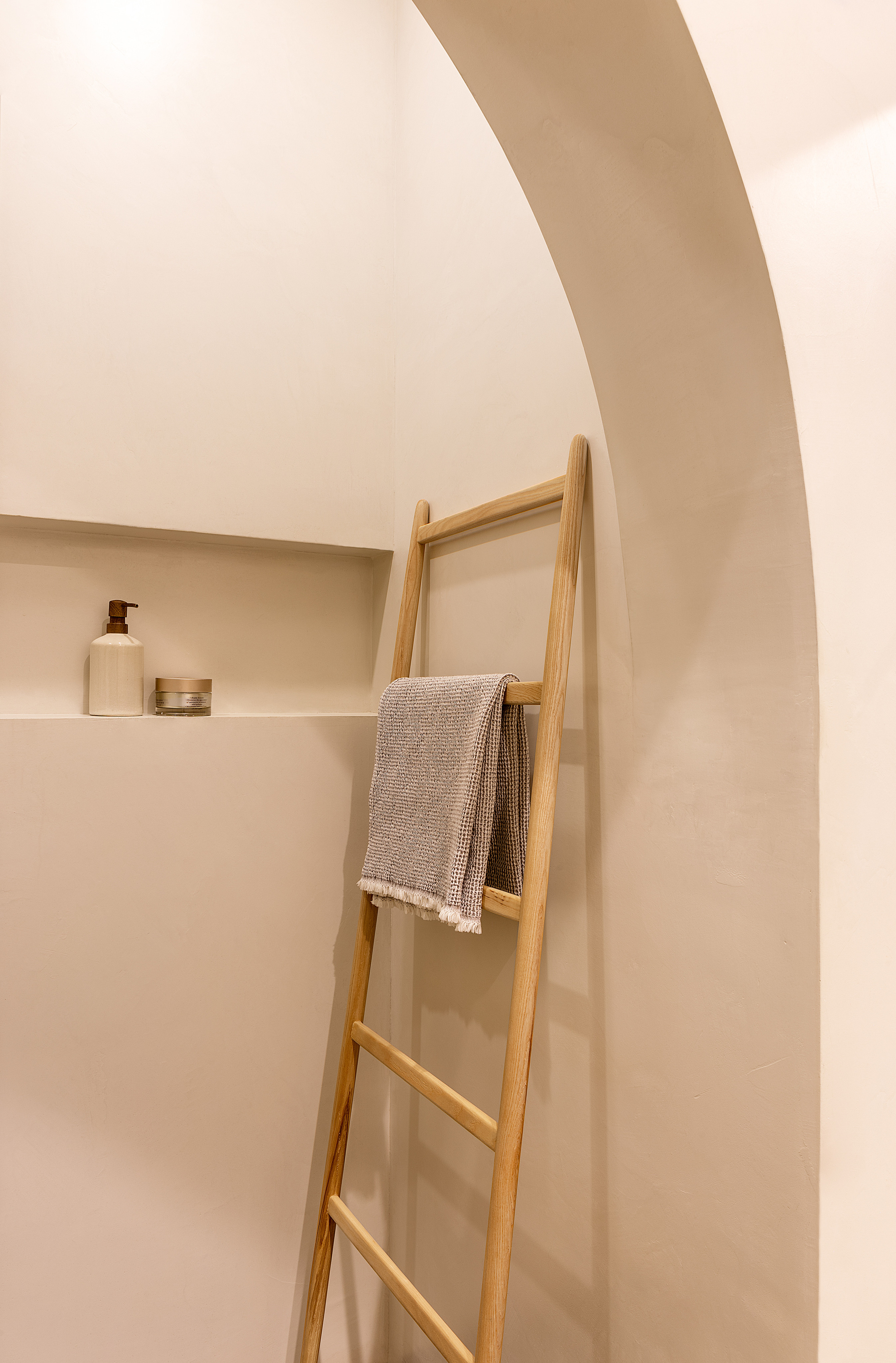 Duna Interiors — Metropole. Roman Yakunin — interior photographer in Almaty, Kazakhstan