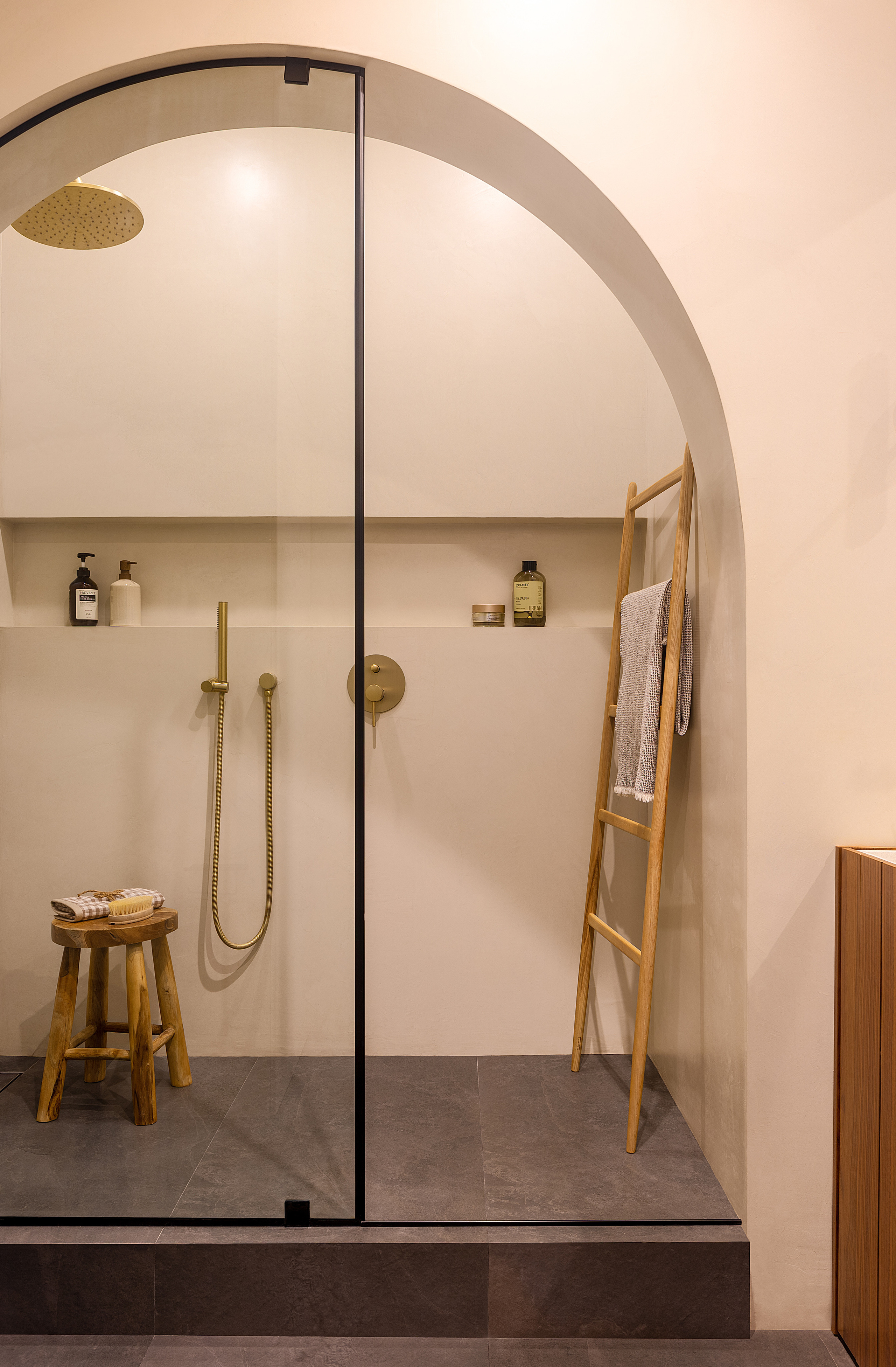 Duna Interiors — Metropole. Roman Yakunin — interior photographer in Almaty, Kazakhstan