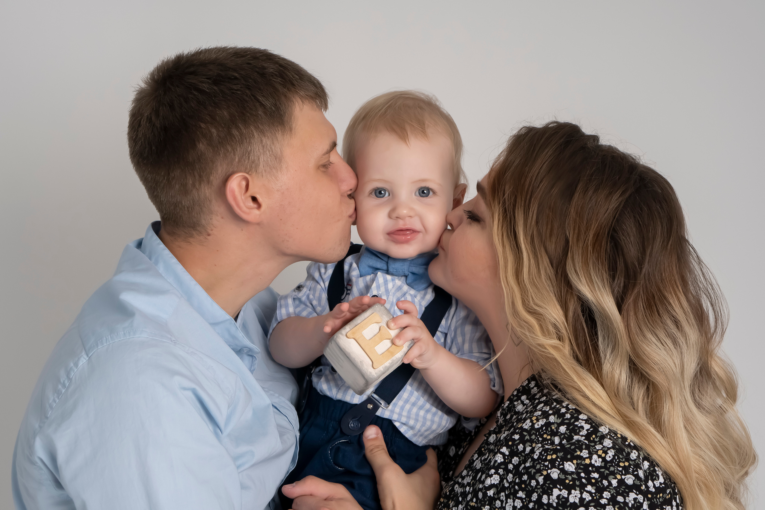 Малыши. Фотограф новорожденных, беременности и семейных фотосессий в Томске