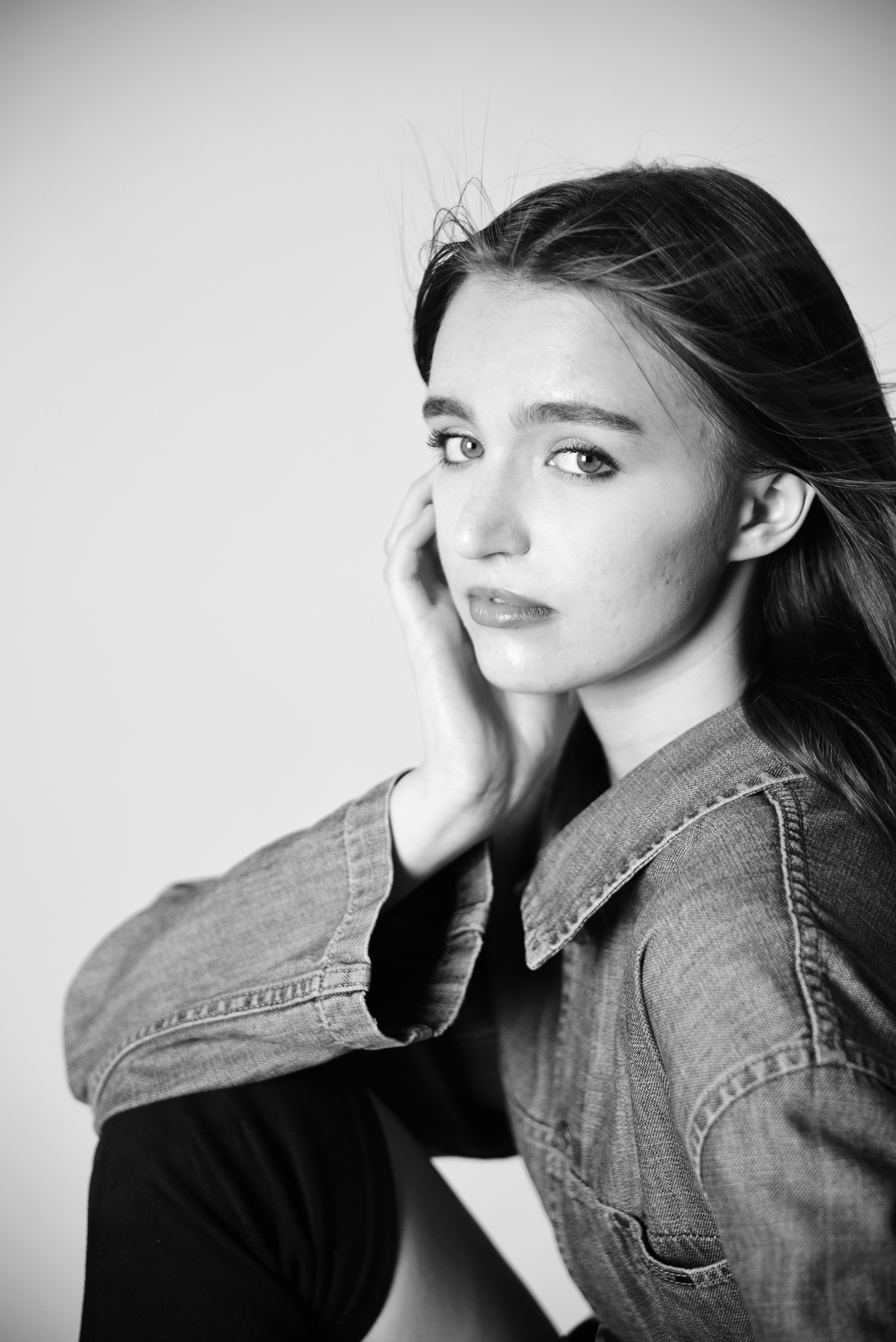 Соня Степаненко. Классический портрет от окна и циклорама