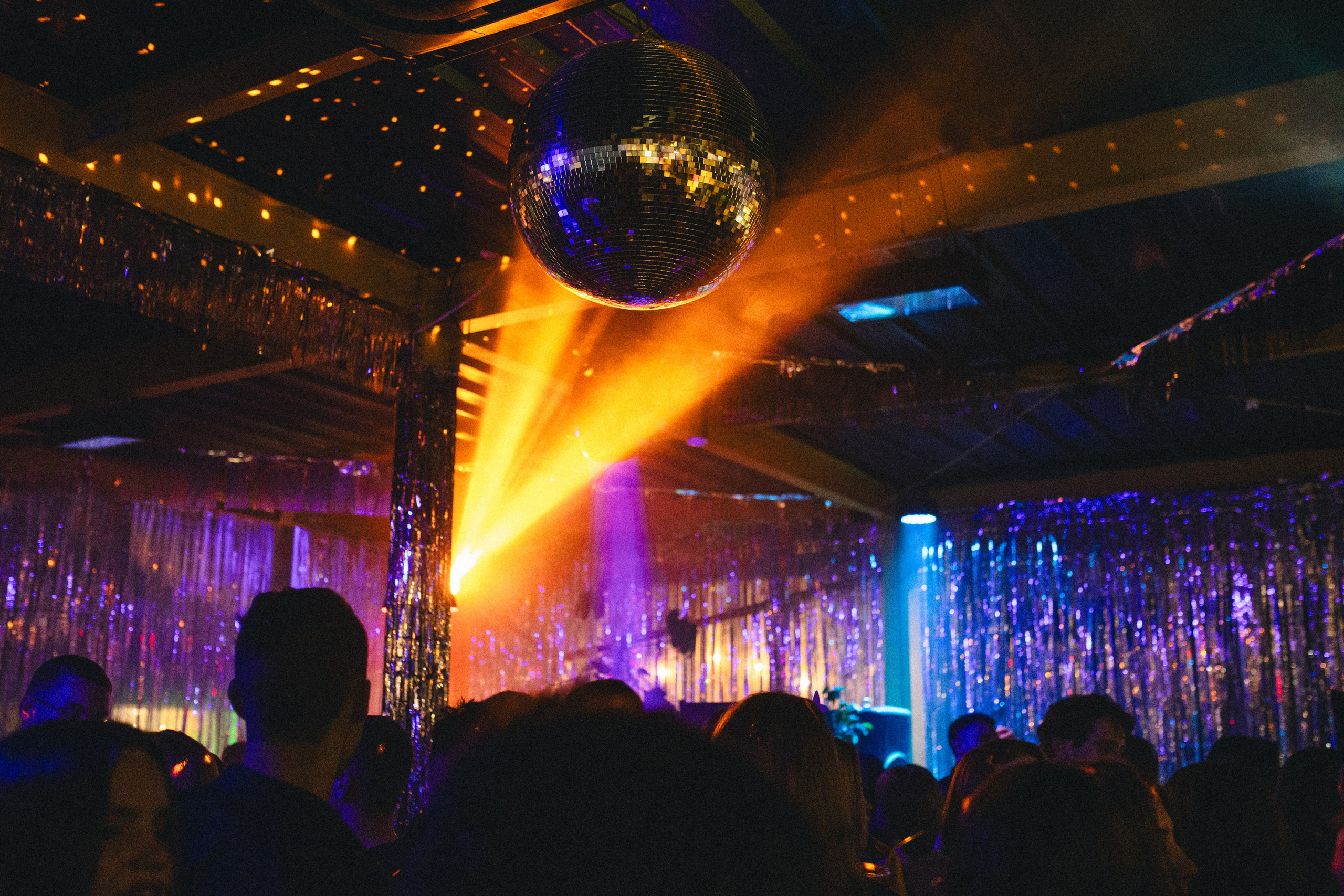 НОВОГОДНЯЯ ВЕЧЕРИНКА 90-х | Парк Культуры. Фотограф в Ставрополе Алина Клочкова