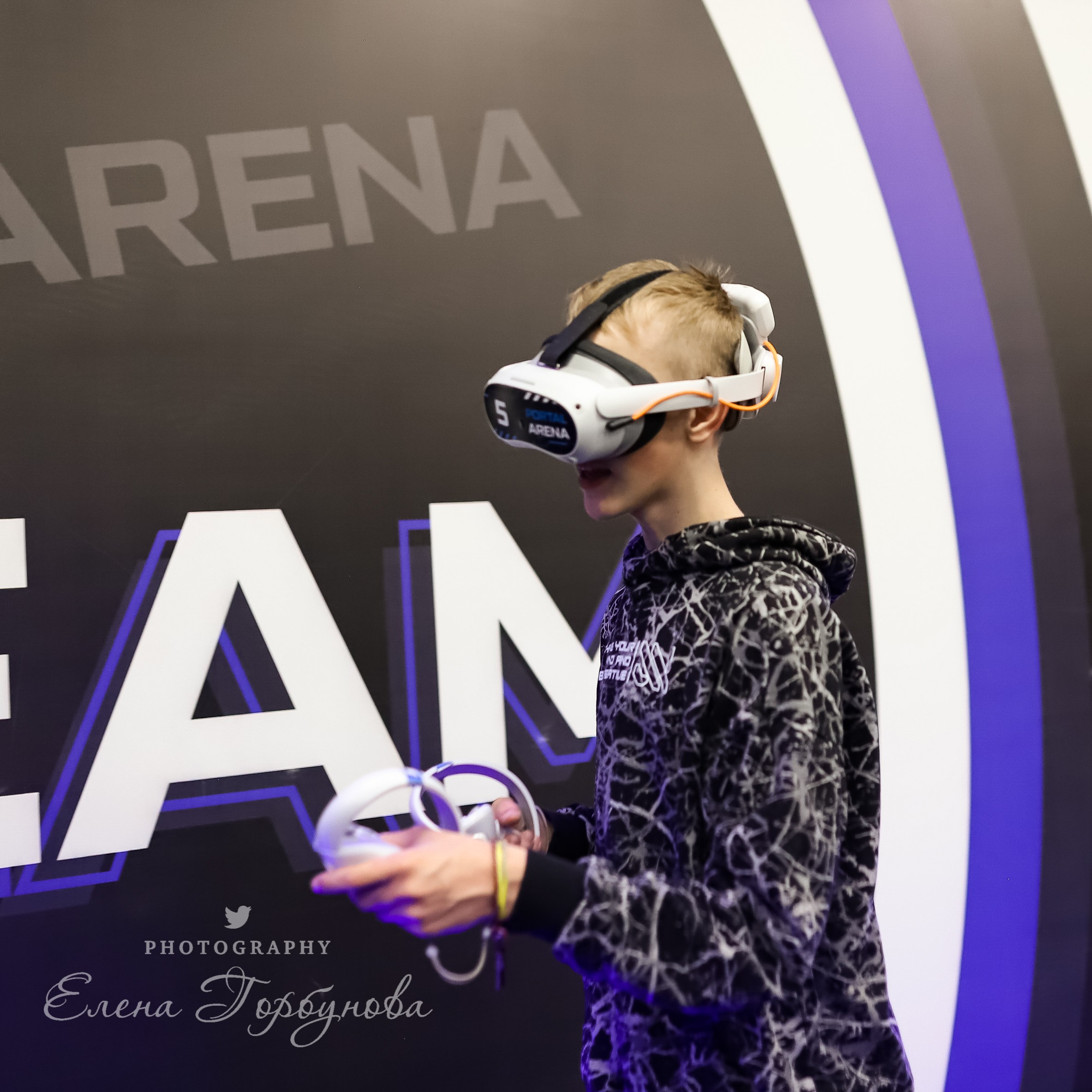 Репортаж в виртуальной реальности. Май 2024. Фотограф Пермь. Свадьбы. Семья и дети, школа, д. сад. Фотокниги