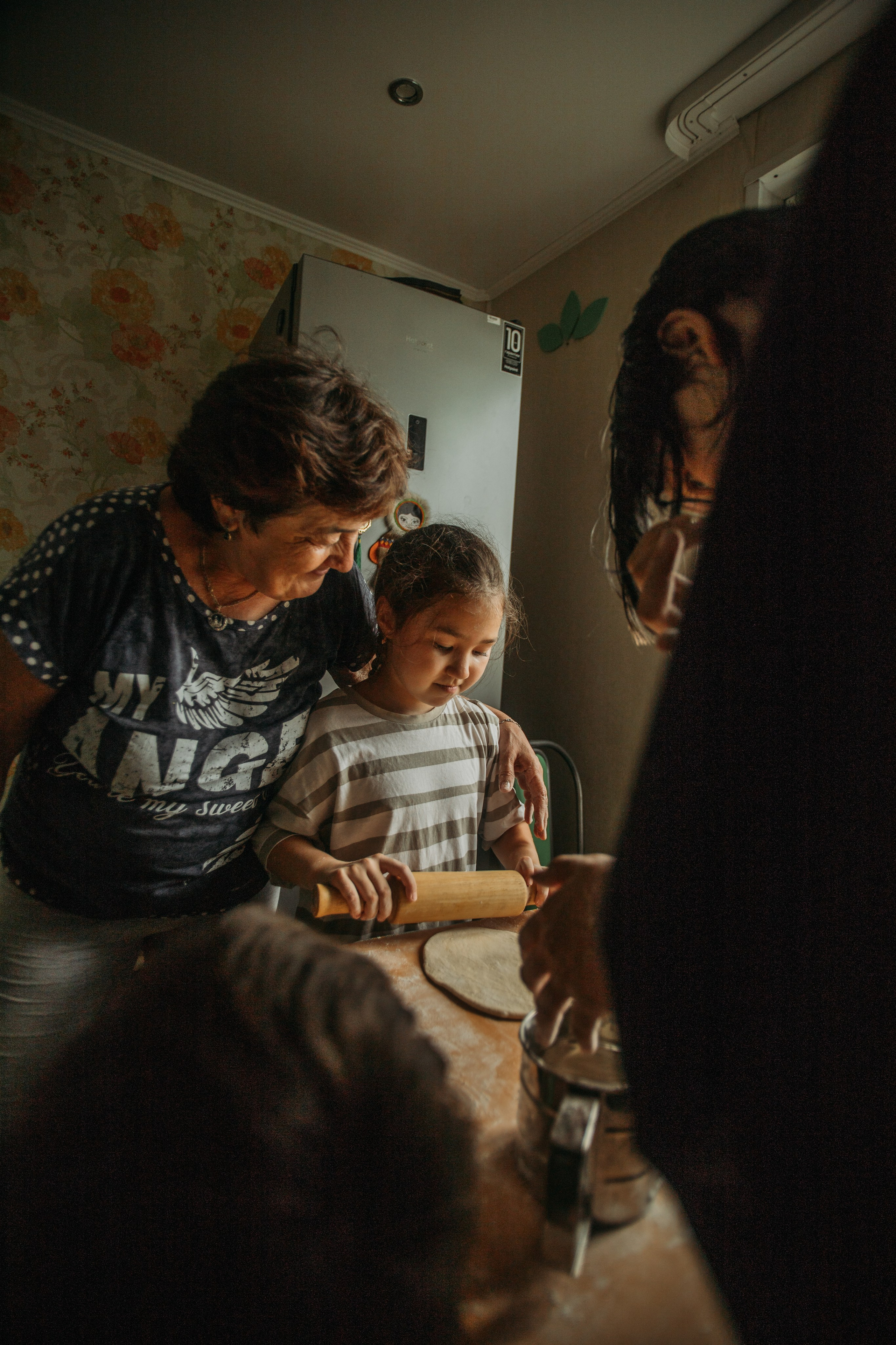 Домашняя фотосессия моей семьи. Венера Гайн. Репортажный фотограф  Тюмень. Обучение фотографии с 0