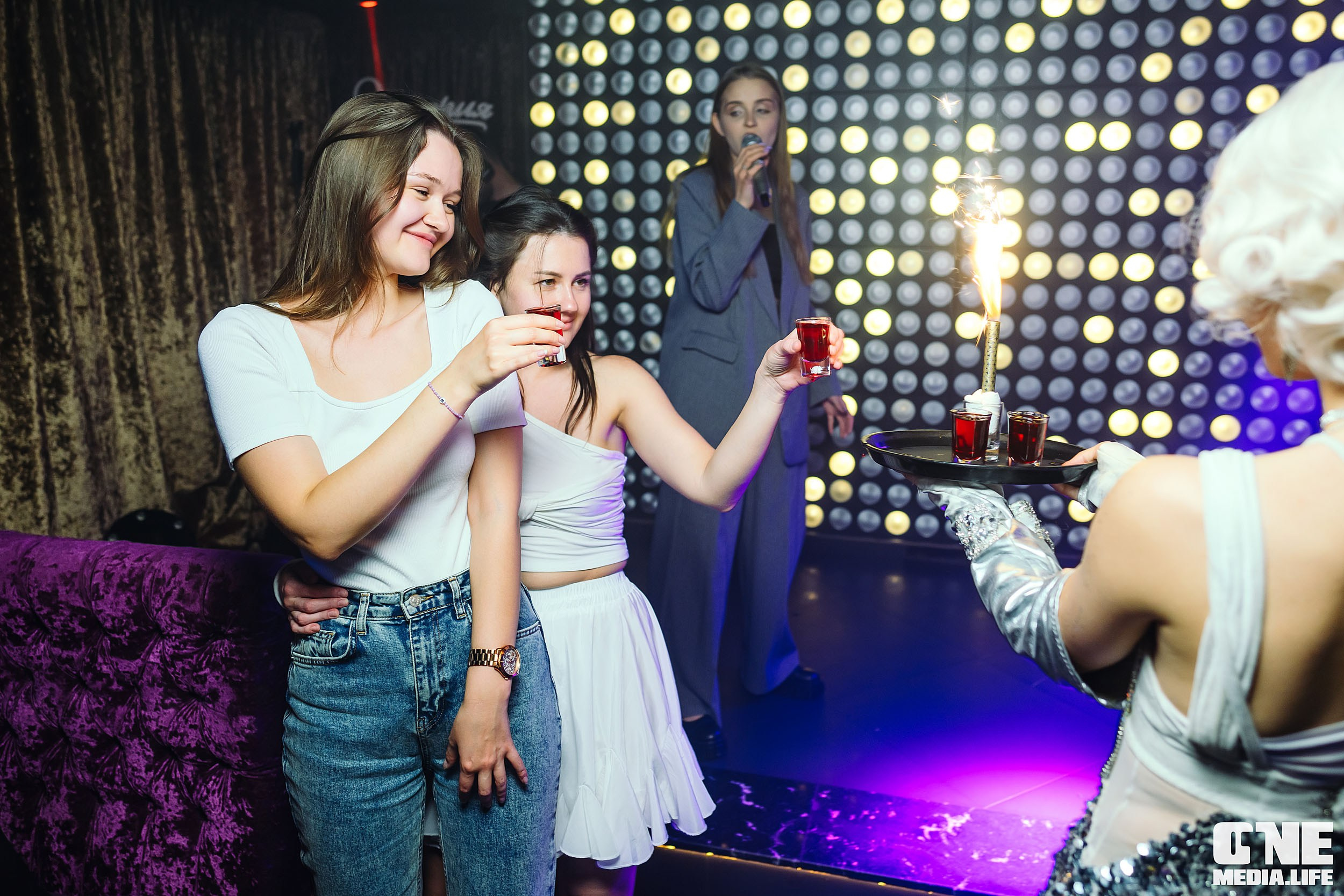 Фоторепортаж из караоке-клуба Эйфория. One Media Life: фоторепортажи, фотоотчеты с мероприятий и заведений