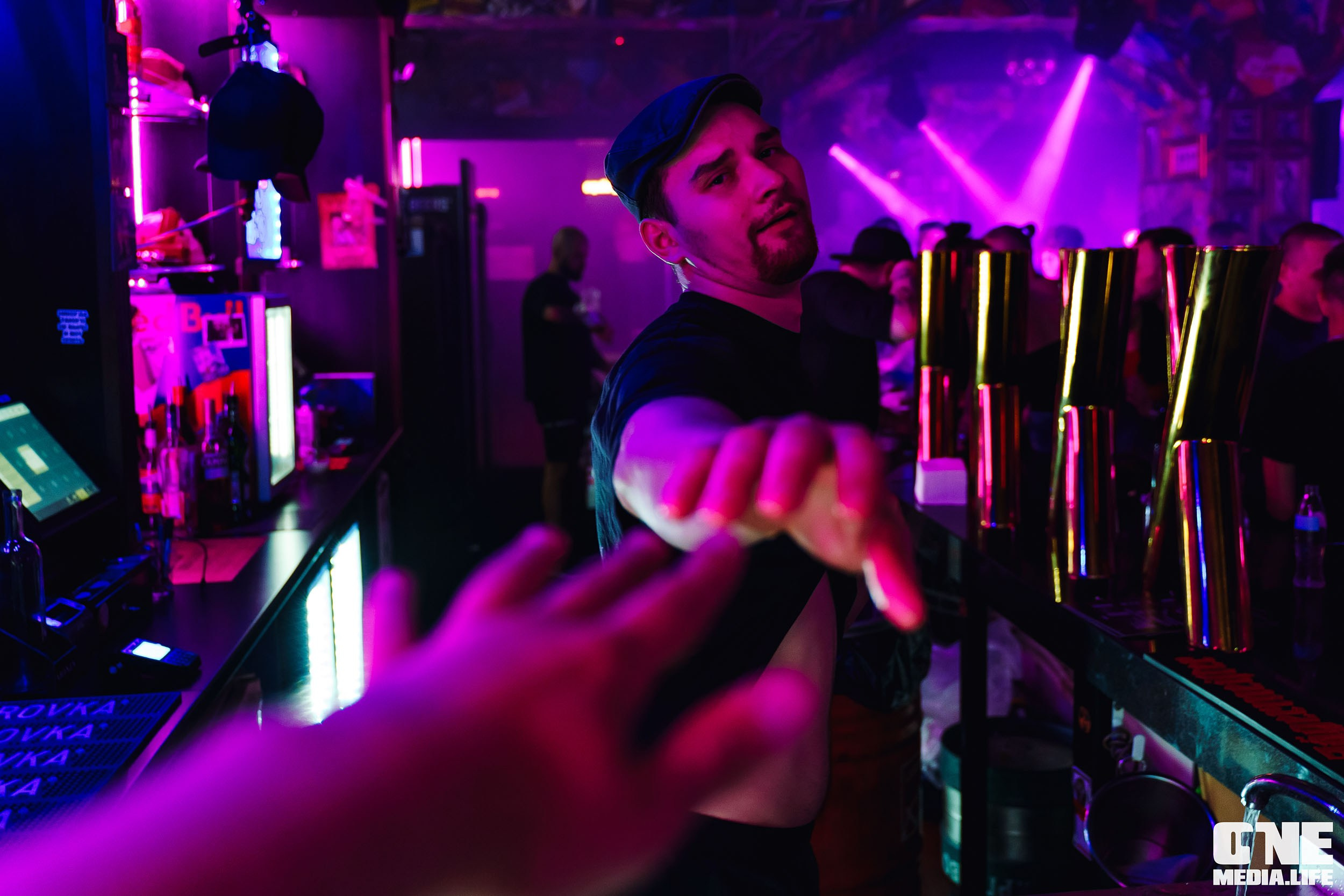 Фоторепортаж из бара XxxX. One Media Life: фоторепортажи, фотоотчеты с мероприятий и заведений