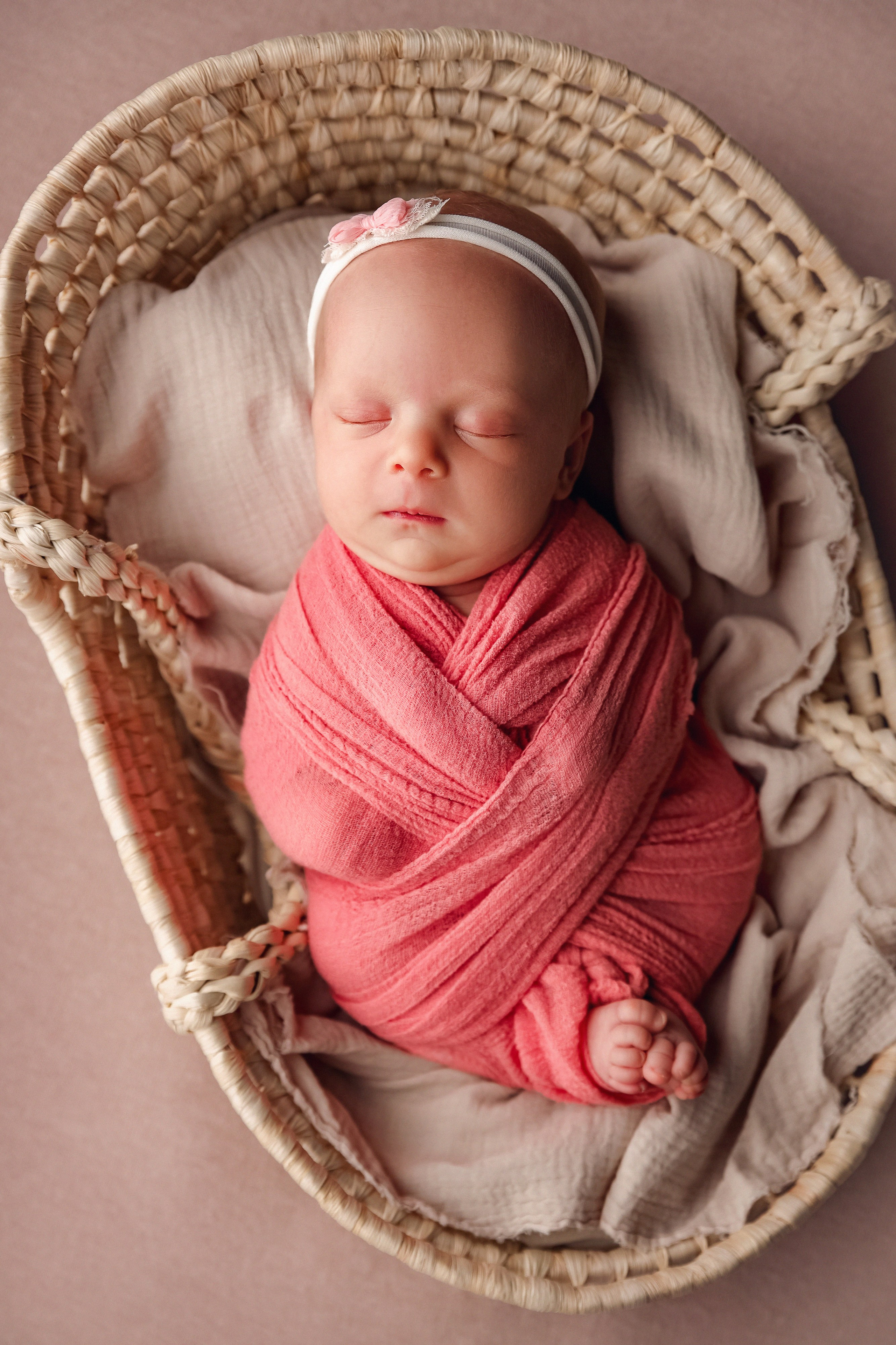 Новорожденные. Семейный фотограф и фотограф новорожденных в Санкт-Петербурге Алевтина
