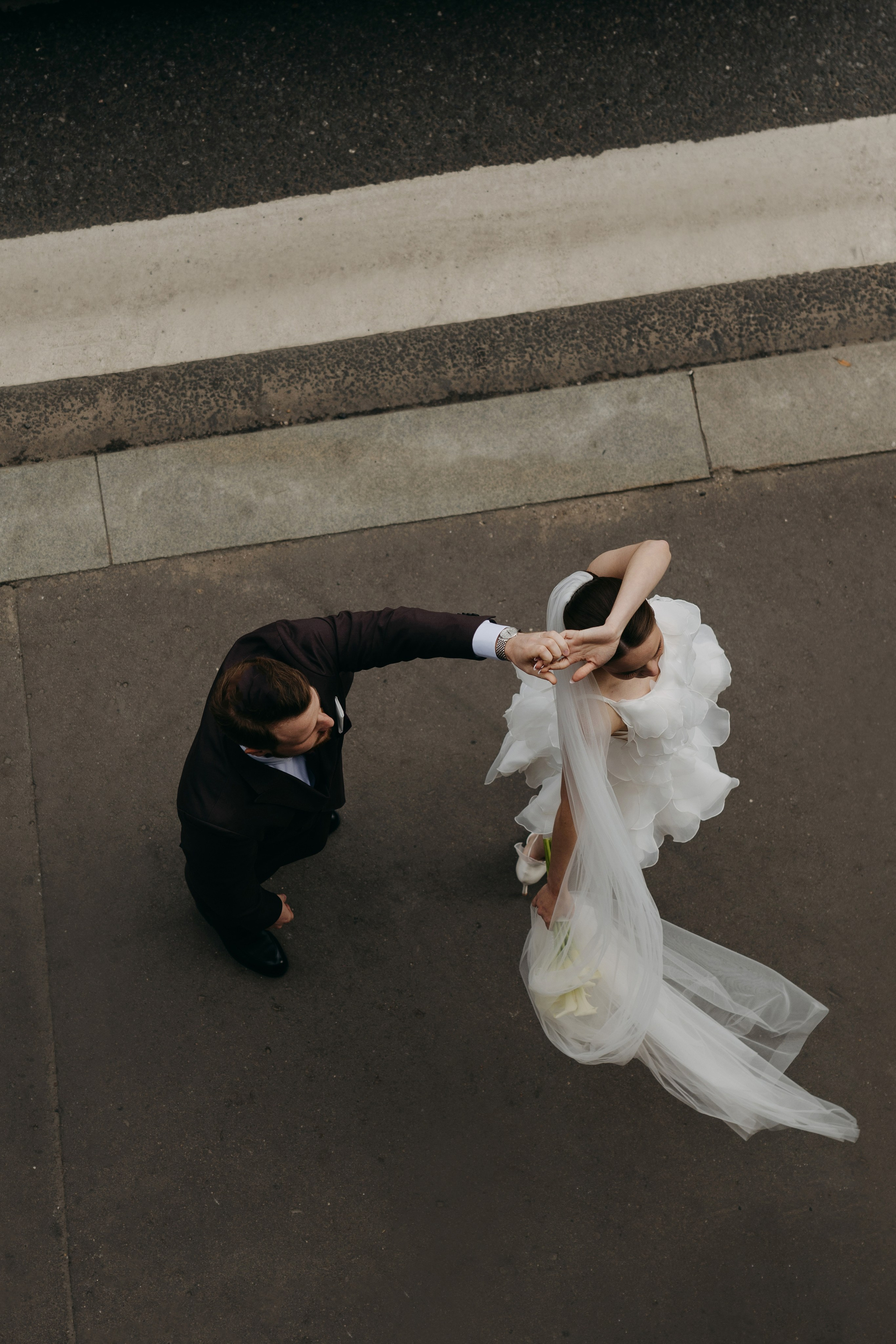 Ирина и Алексей | прогулка Котельническая наб. Свадебный фотограф Москва Анастасия Храмова