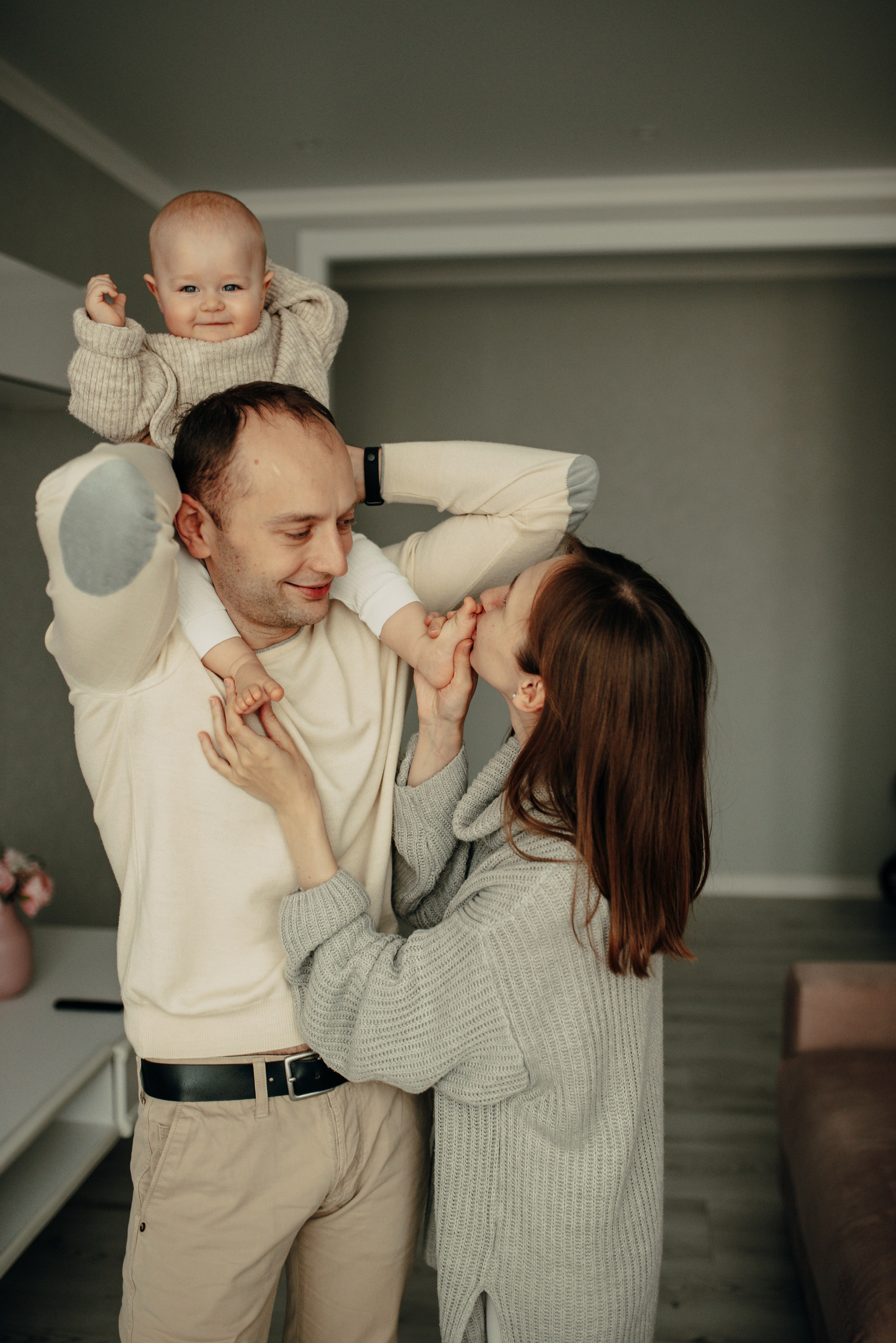 Домашняя семейная история: Василисе 10 месяцев. Семейная фотосессия Бутово Москва фотограф Алина Морщагина