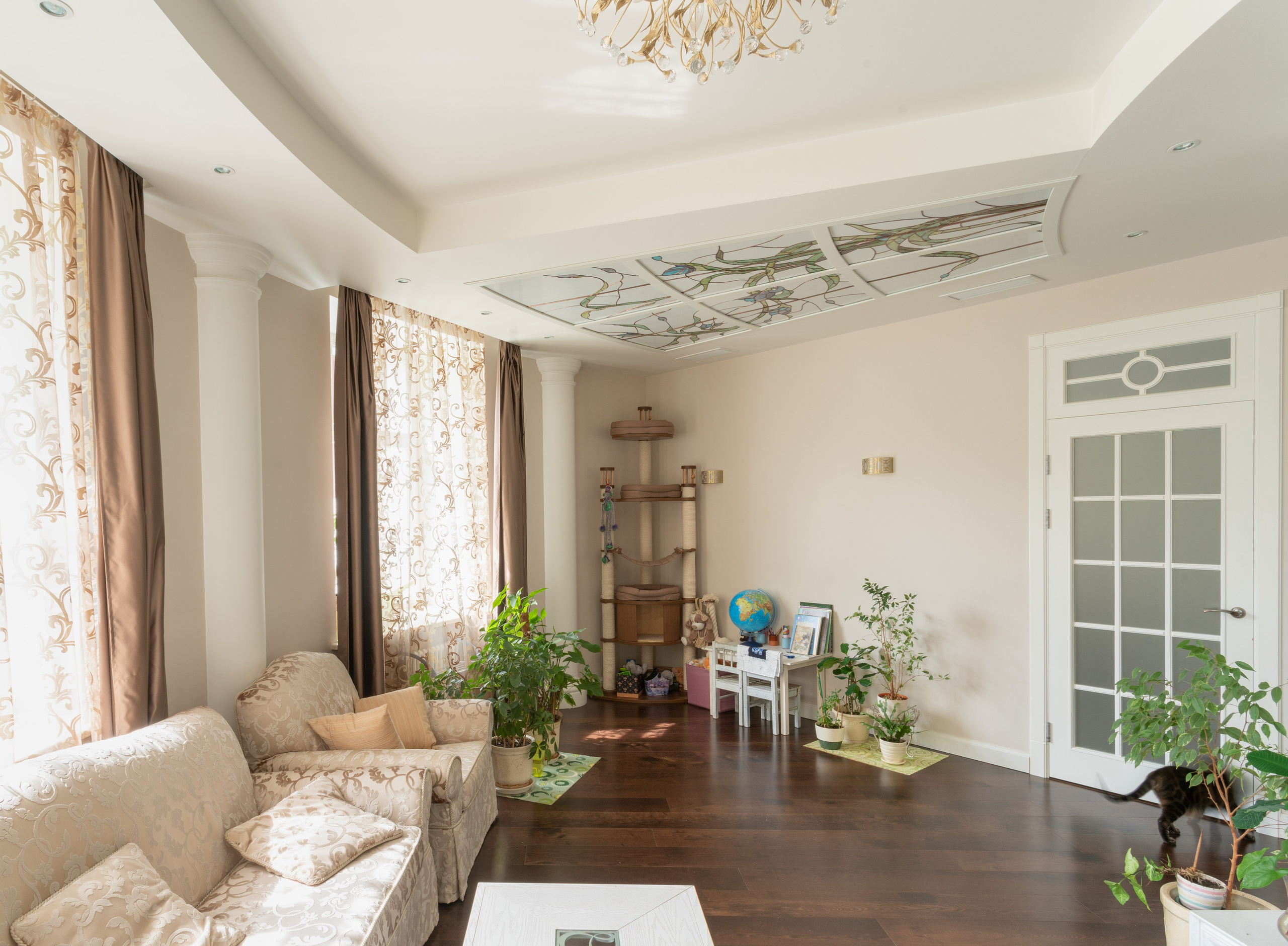 Витражные потолочные плафоны частного дома. Витраж и мозаика на заказ в Санкт-Петербурге